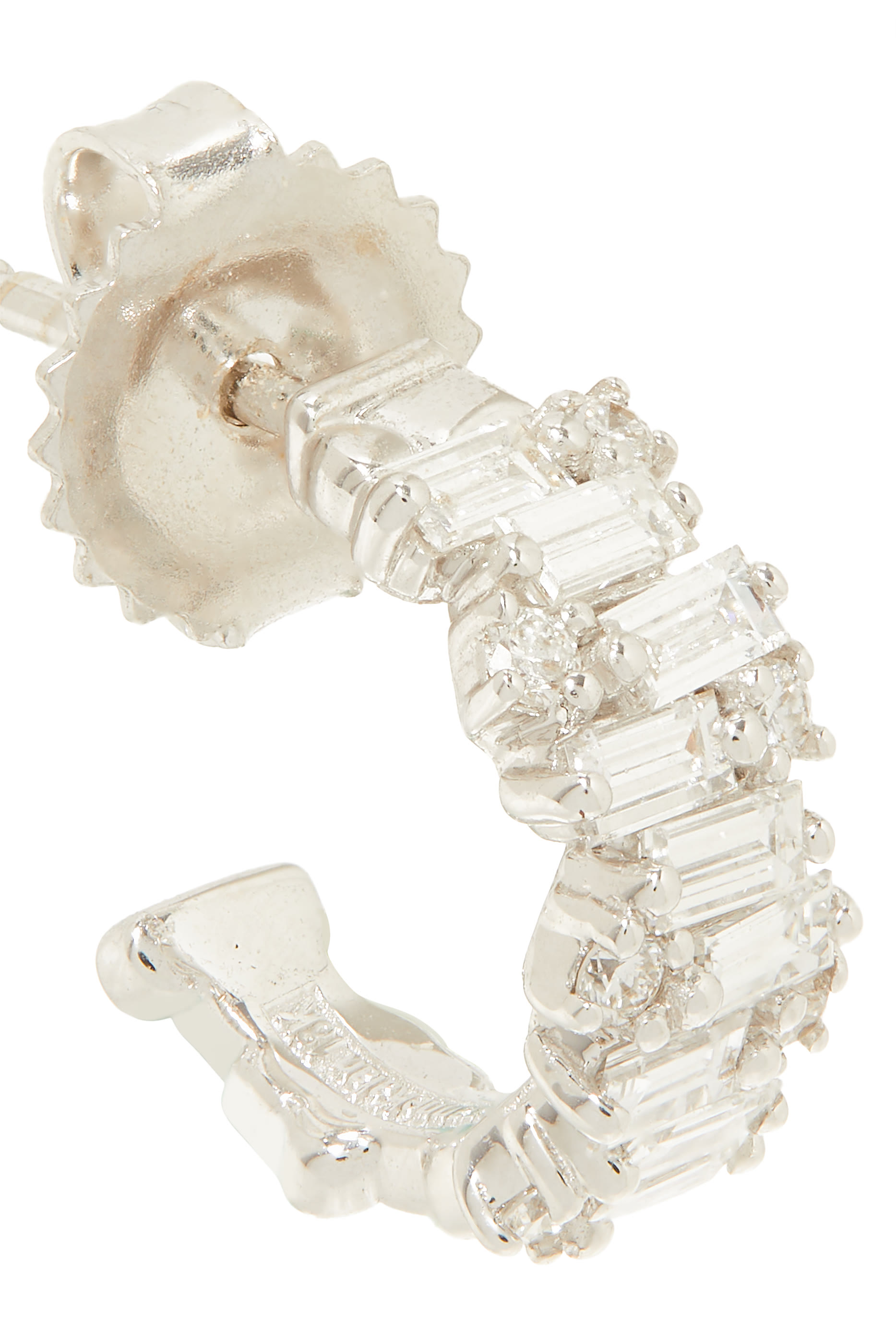 أقراط دائرية فاير وركس مرصعة بالماس المستطيل، ذهب أبيض عيار 18