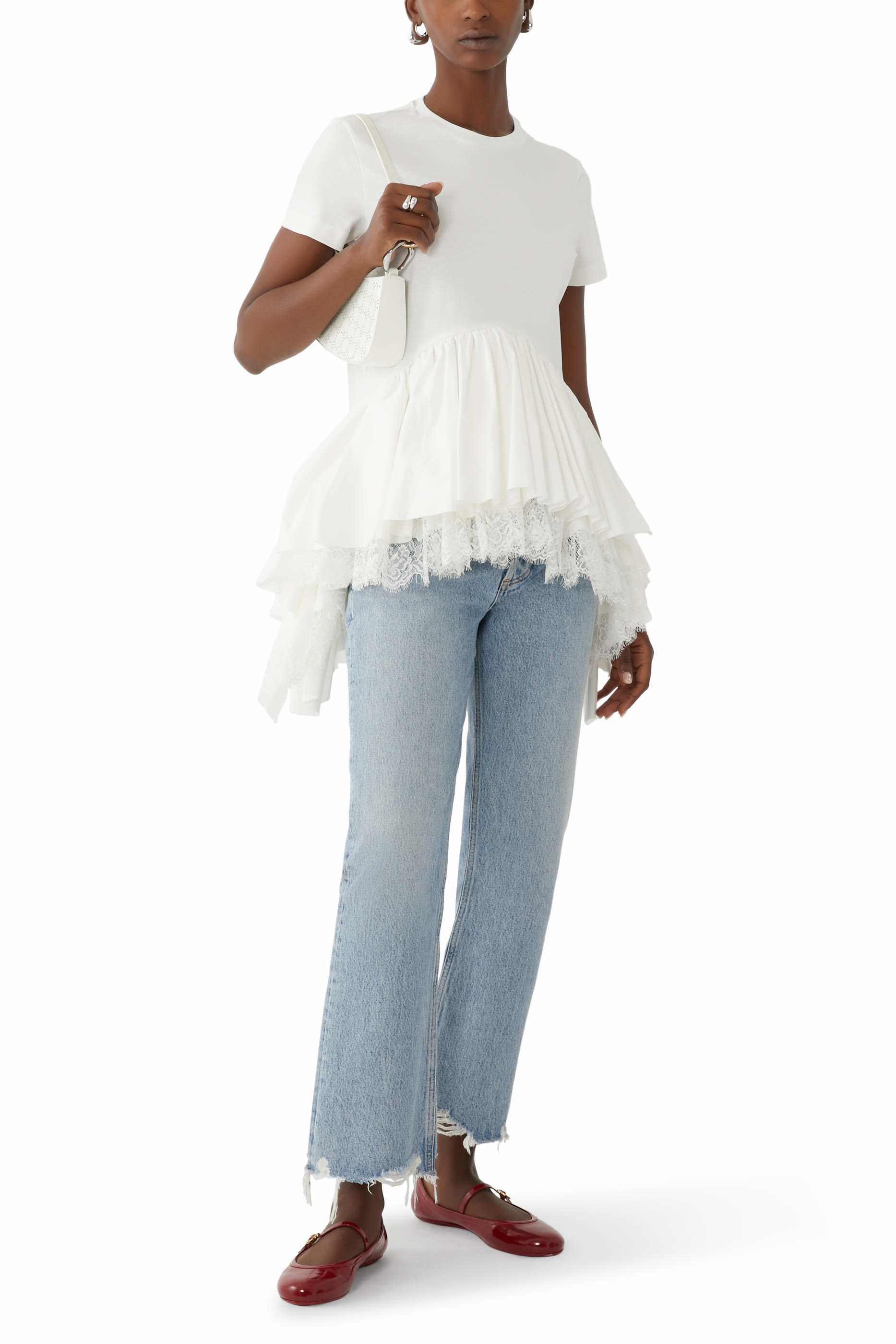 تيشيرت بأكمام كاب وحافة مكشكشة دانتيل