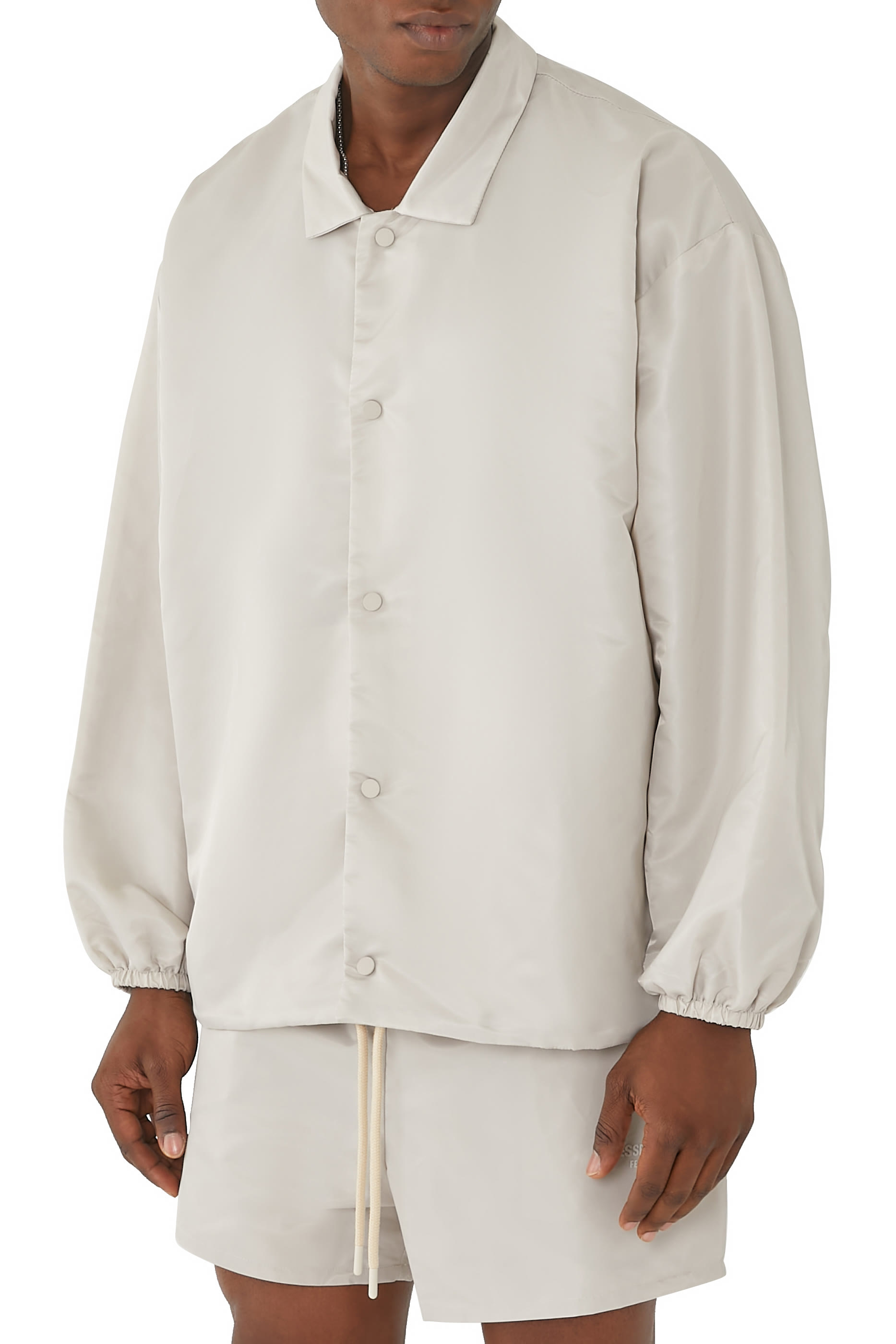 جاكيت رياضي بشعار الماركة