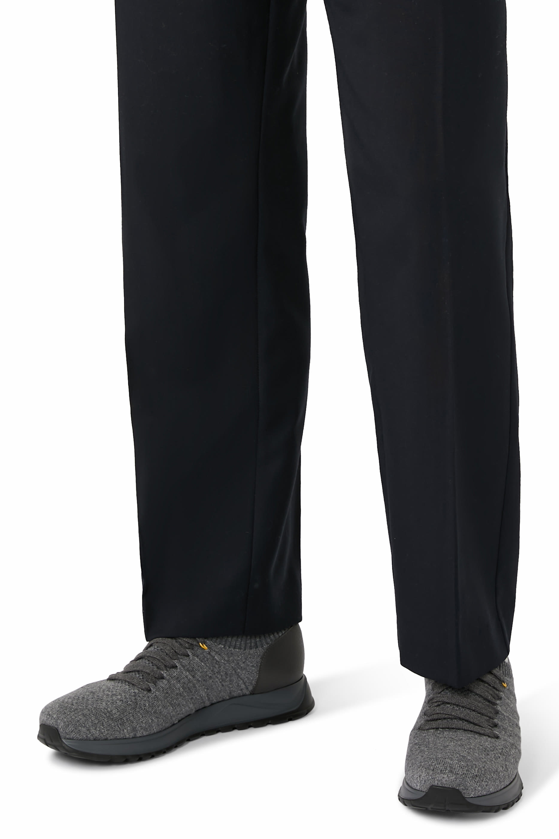 سنيكرز برباط وحواف مضلعة