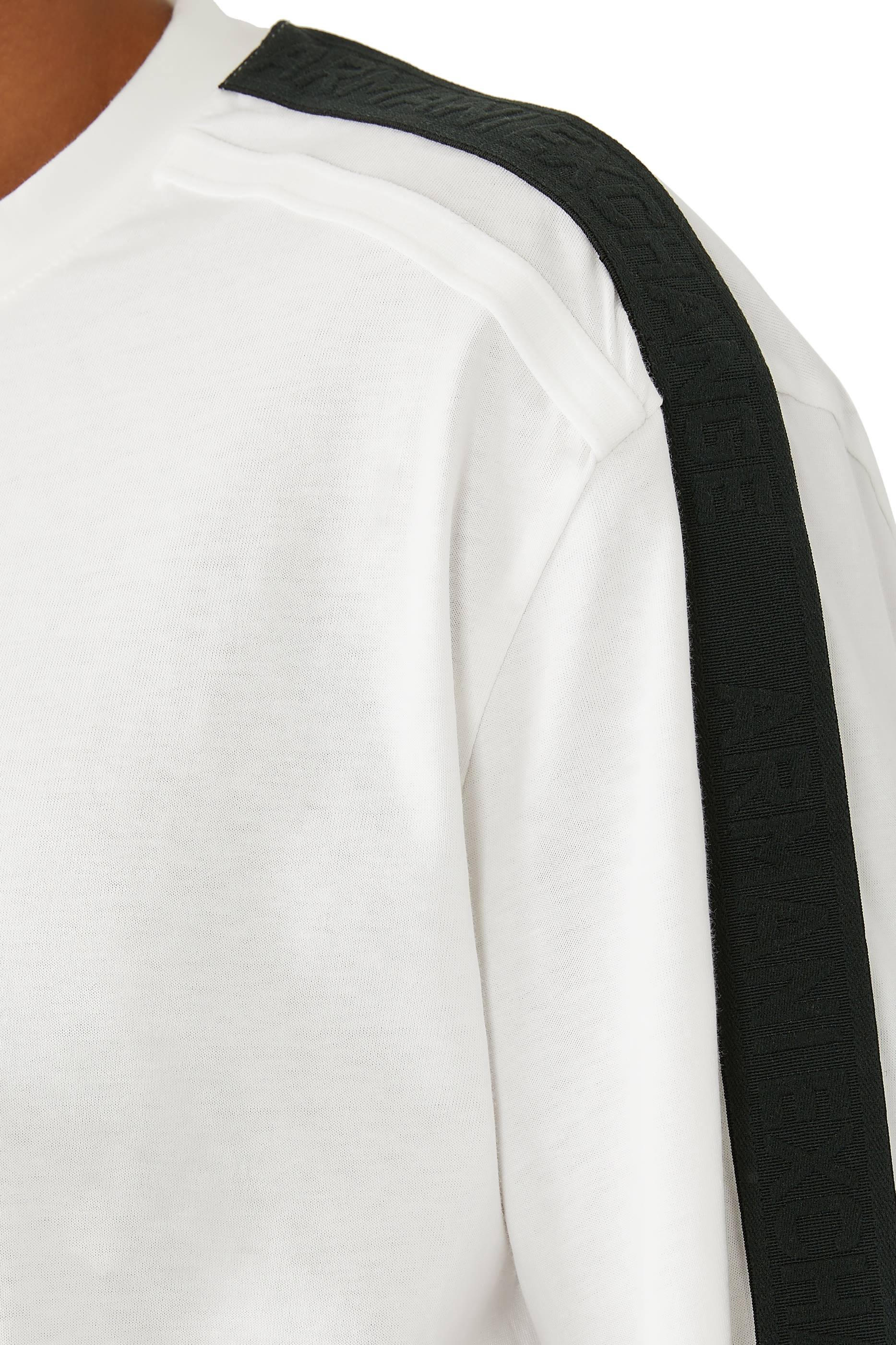 تيشيرت ذا جريد بشعار الماركة