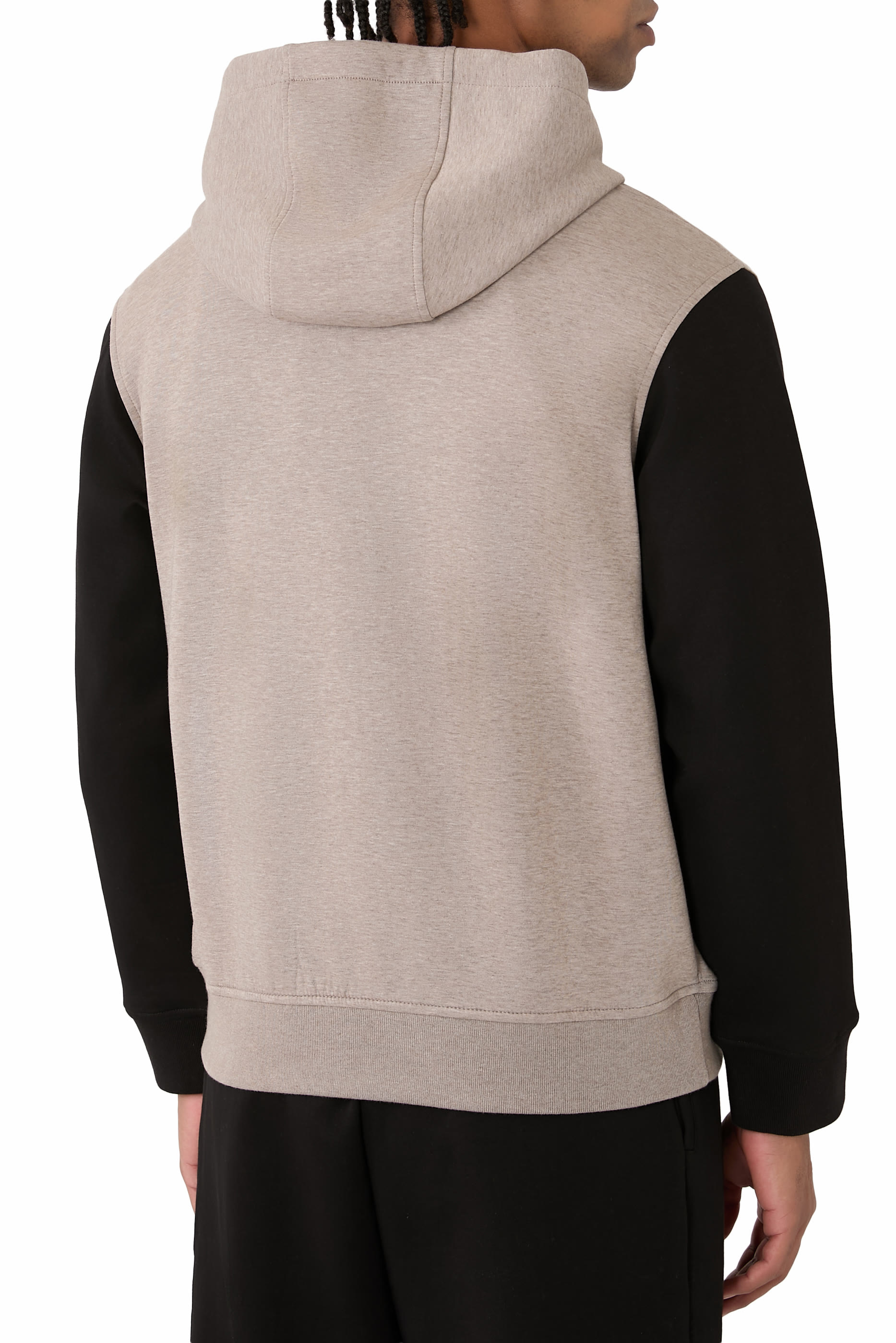 هودي بسحاب وشعار الماركة