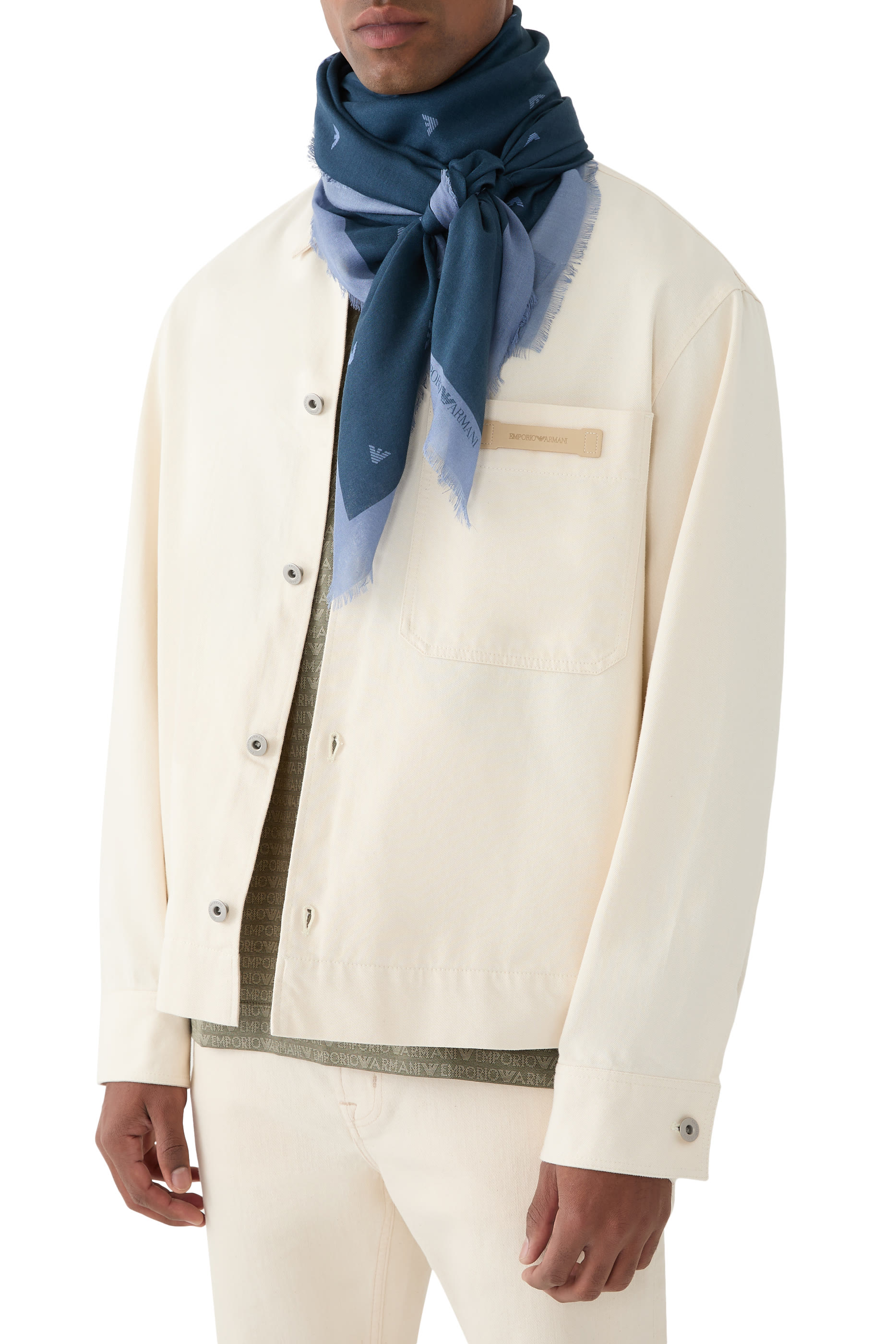 وشاح بشعار الماركة بحجم كبير