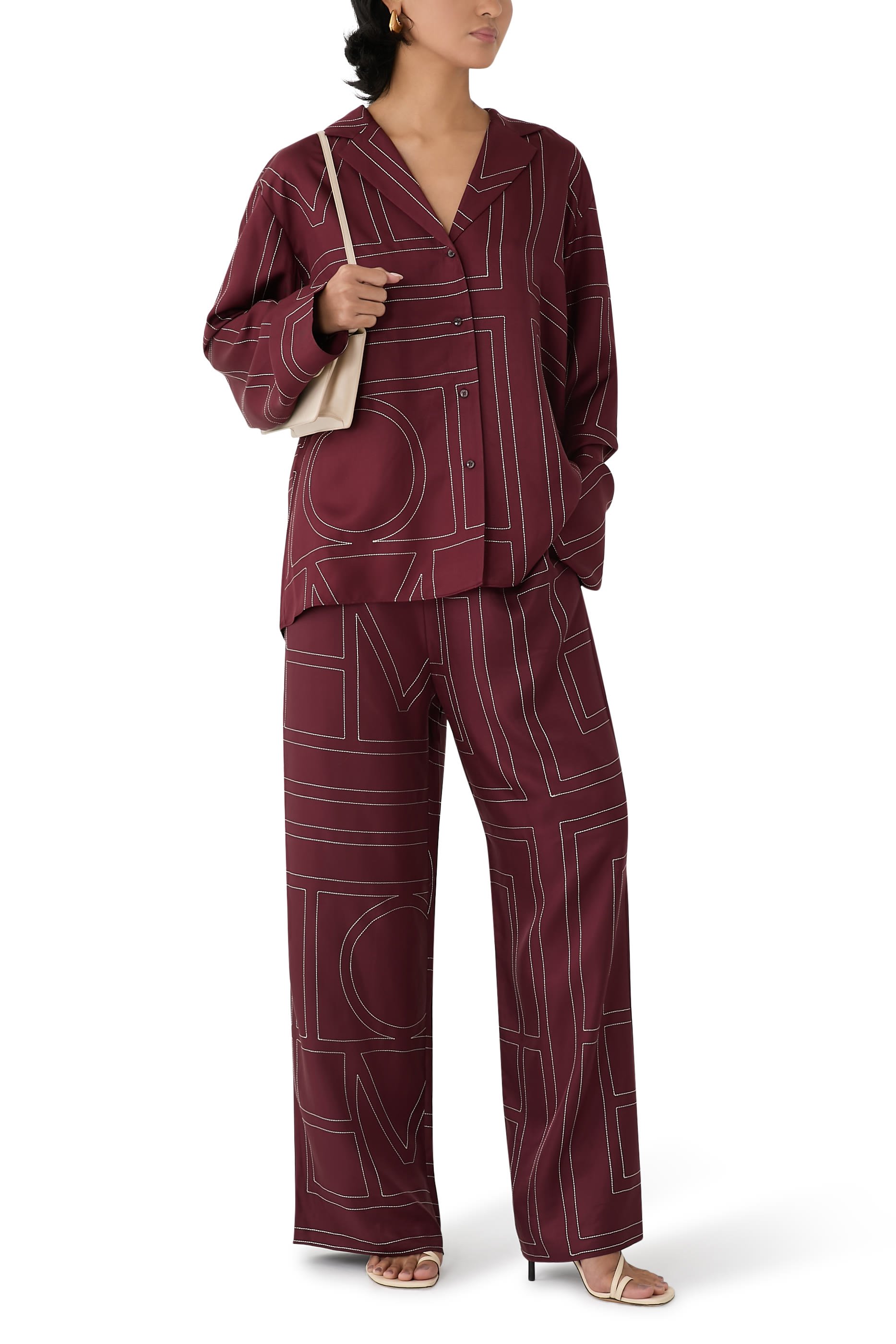 بلوزة بيجامة بنقشة حروف شعار الماركة حرير