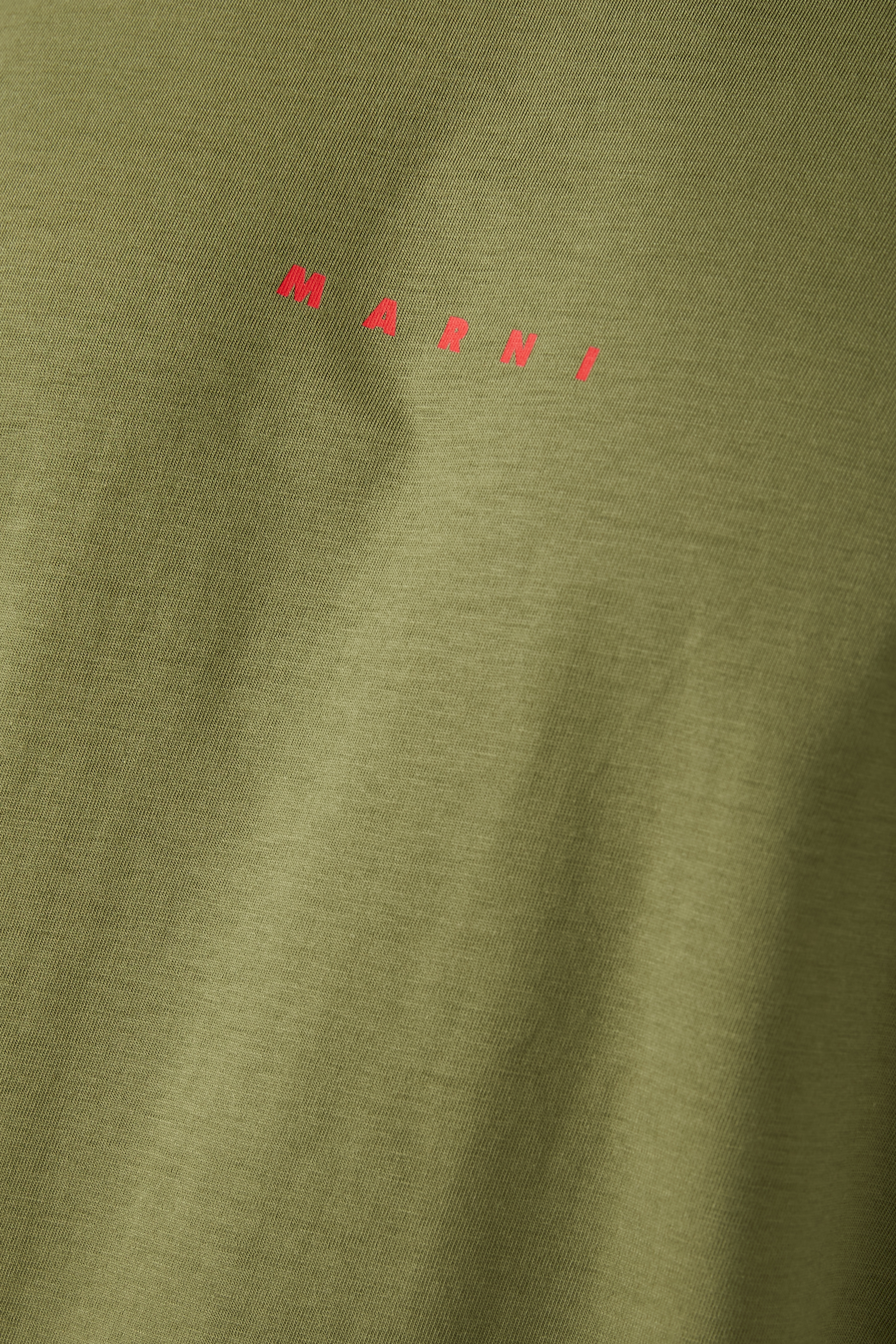 تيشيرت فضفاض بشعار الماركة