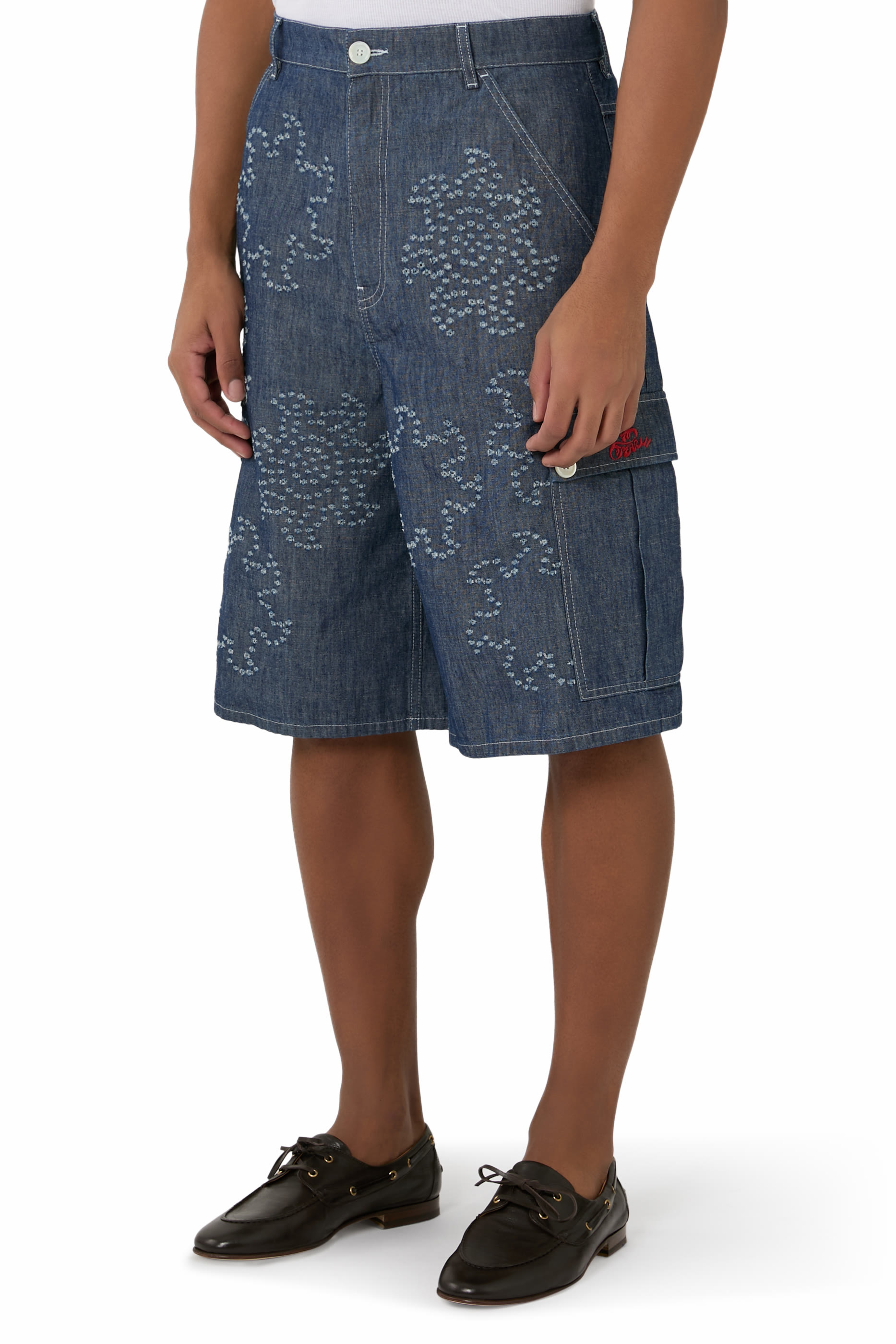 شورت مطرز بشعار الماركة