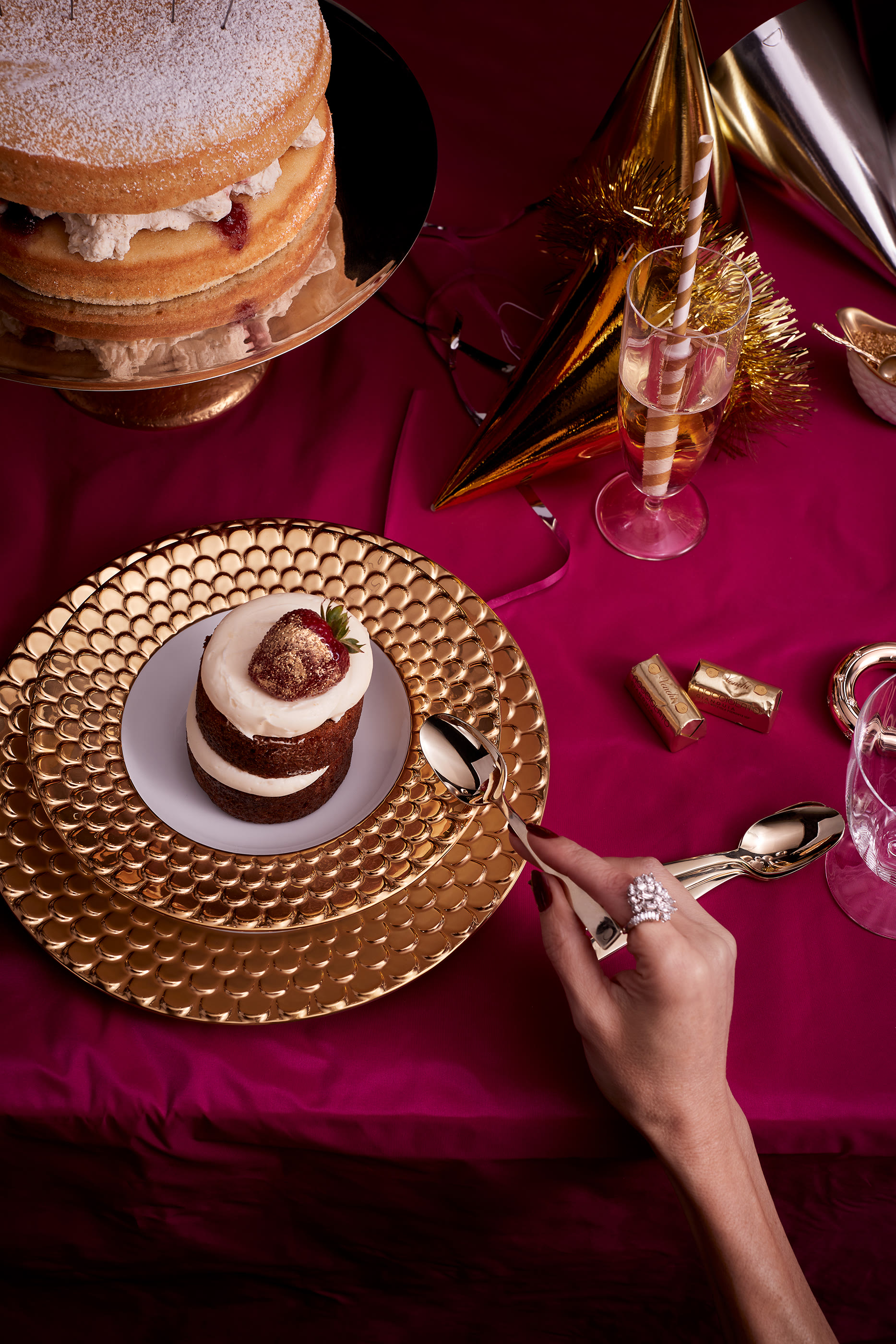 طبق تقديم  إيجيان