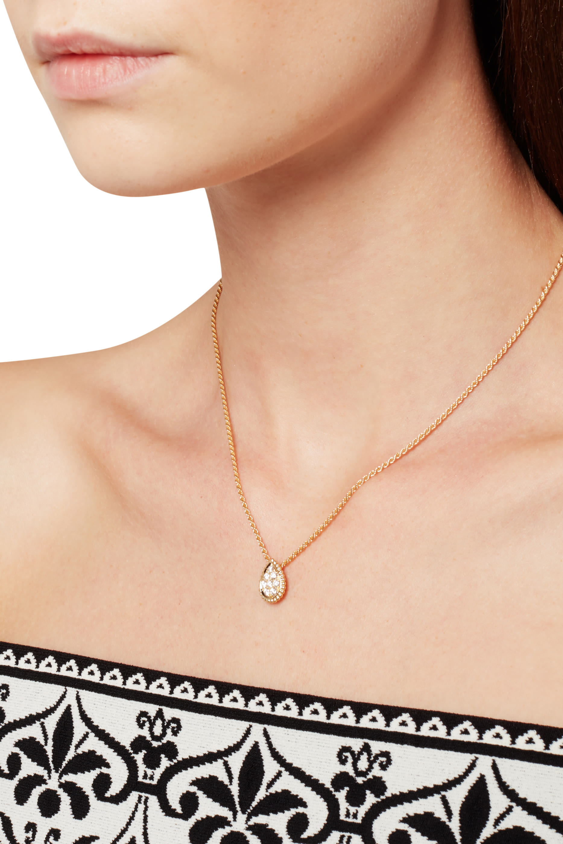 قلادة سيربنت بوهيم بدلاية مرصعة بماس