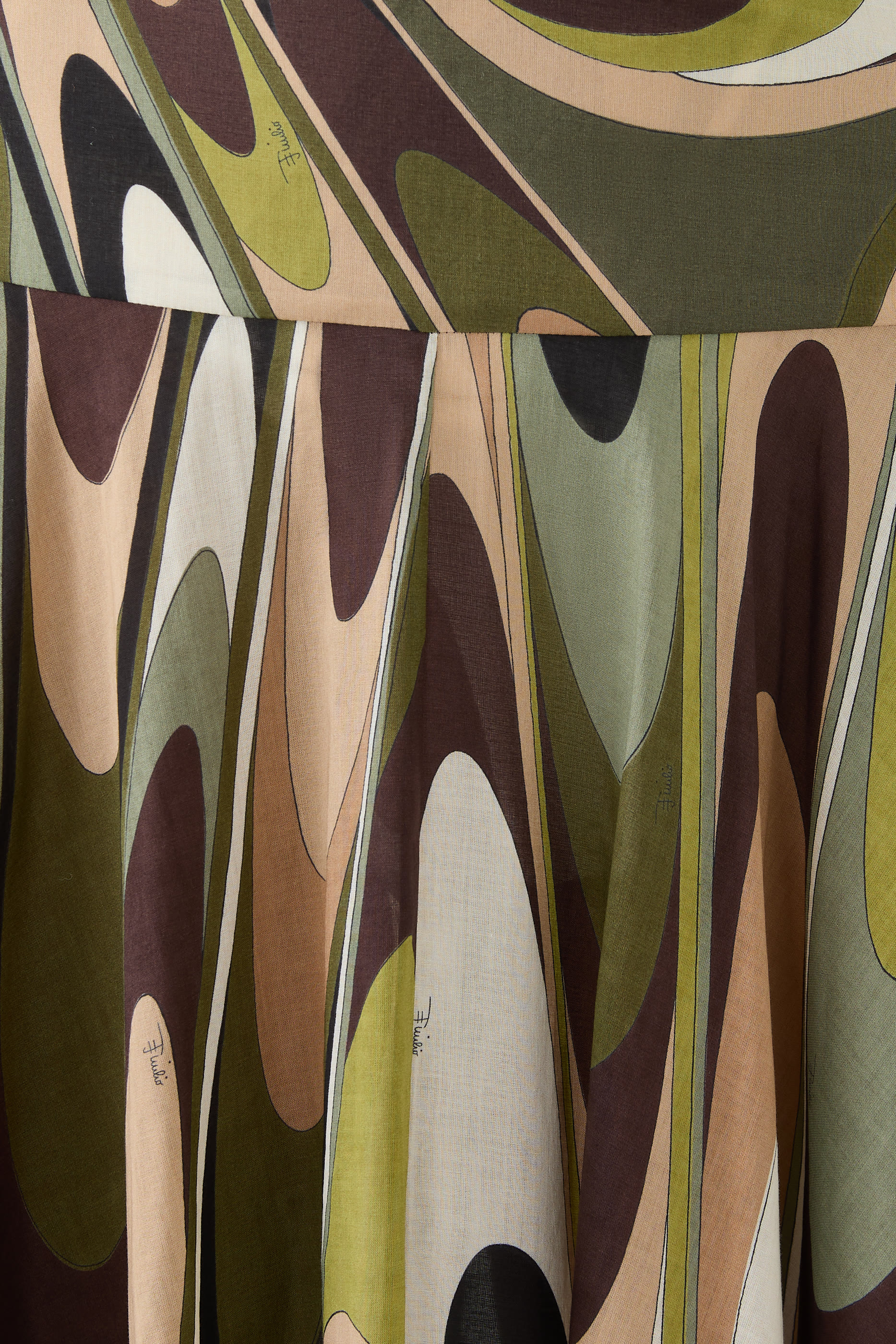 تنورة طويلة بطبعة أوندي