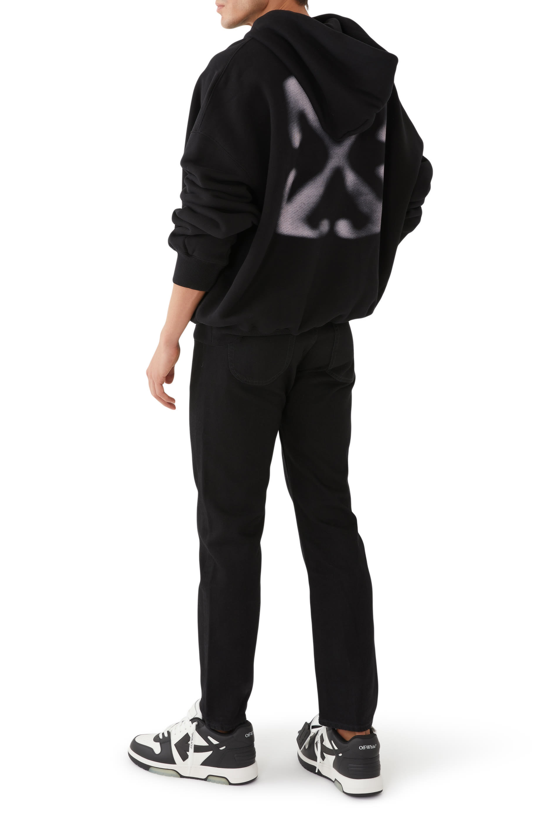 هودي مطرز بشعار الأسهم