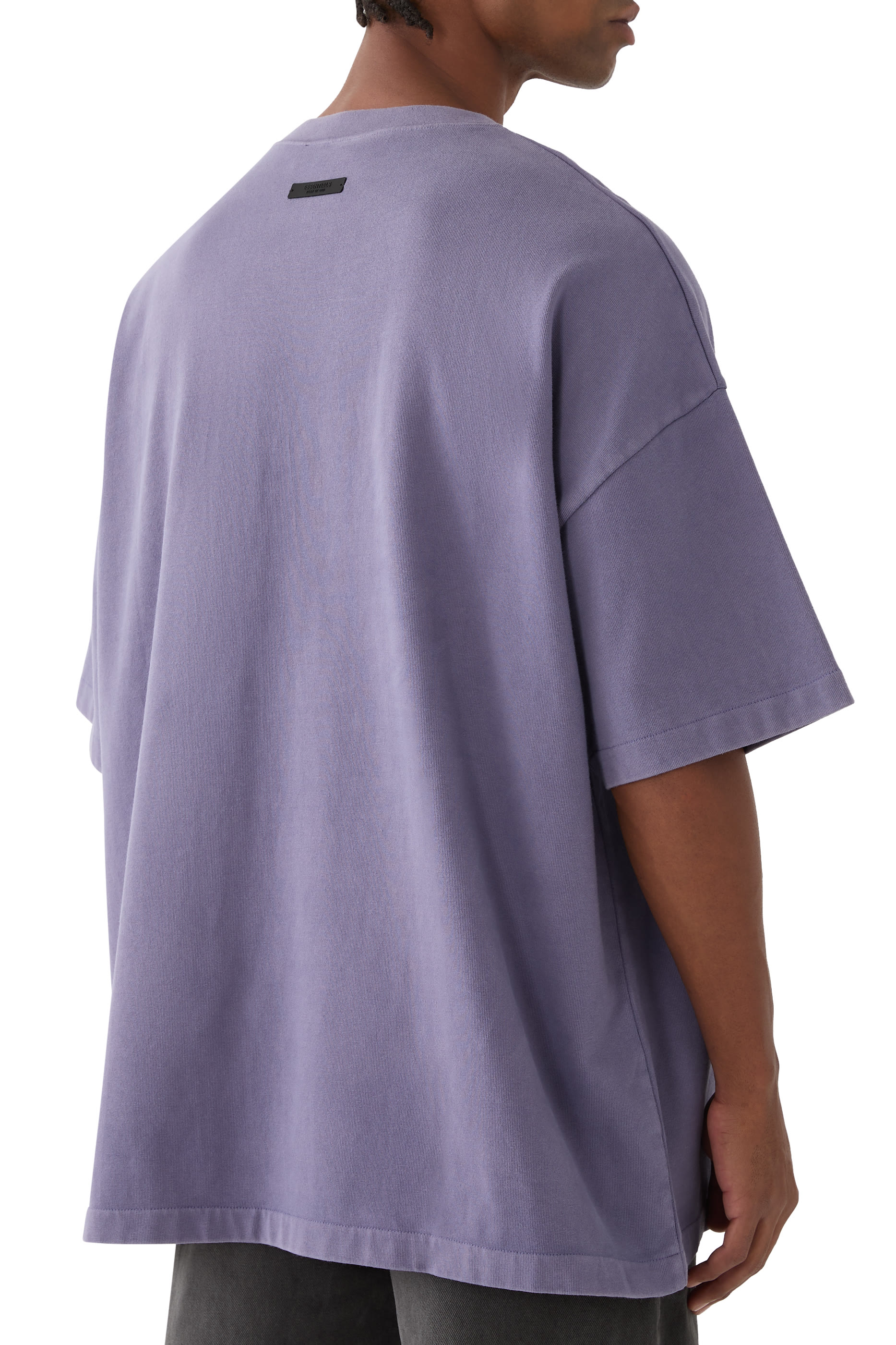 تيشيرت بياقة ضيقة قماش ثقيل