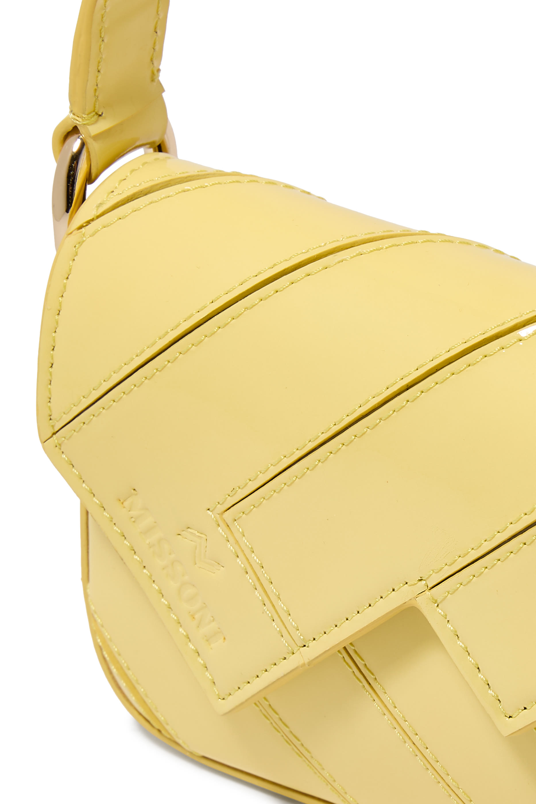 حقيبة كتف صغيرة جلد لامع بتصميم مموج