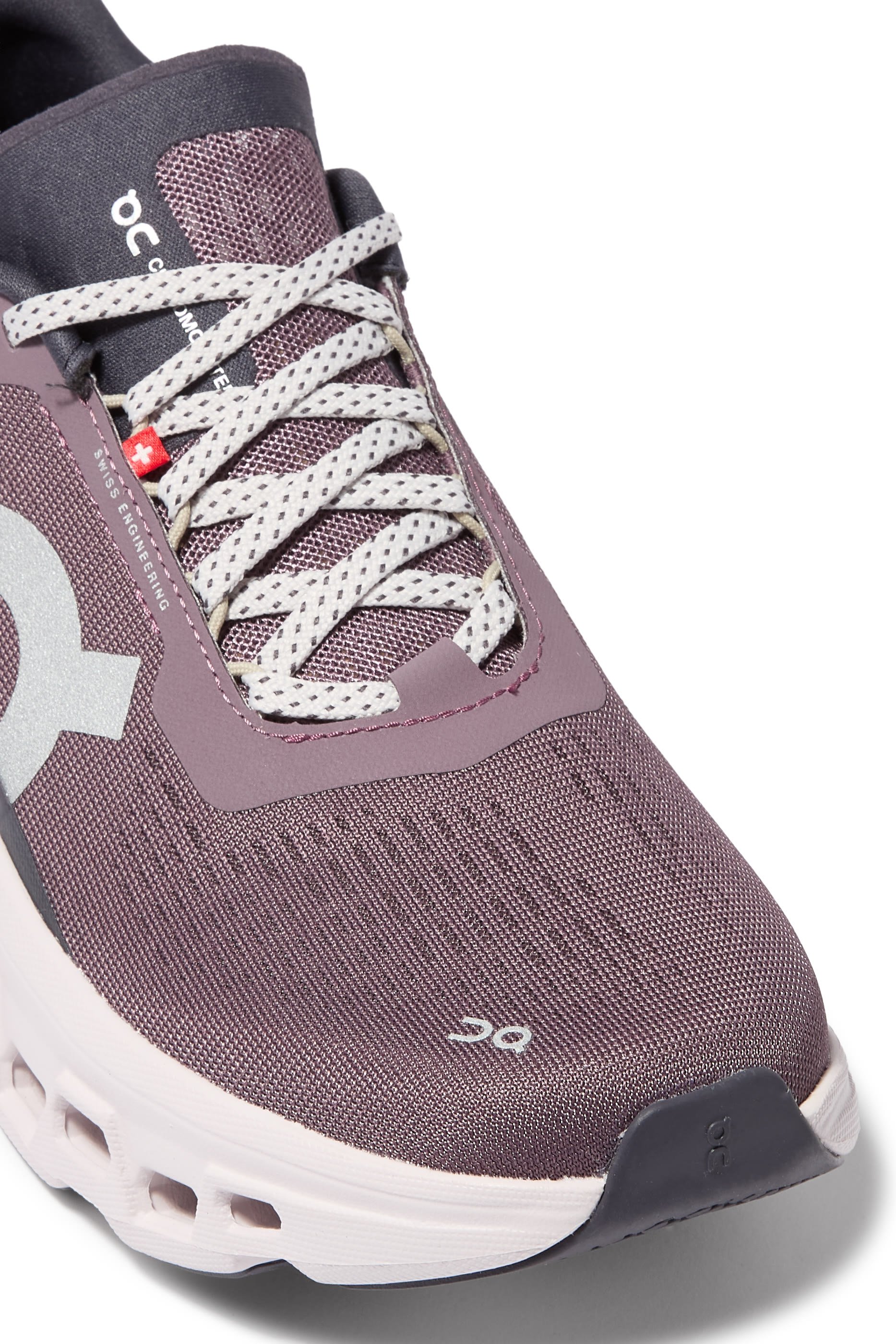 سنيكرز كلاودمونستر