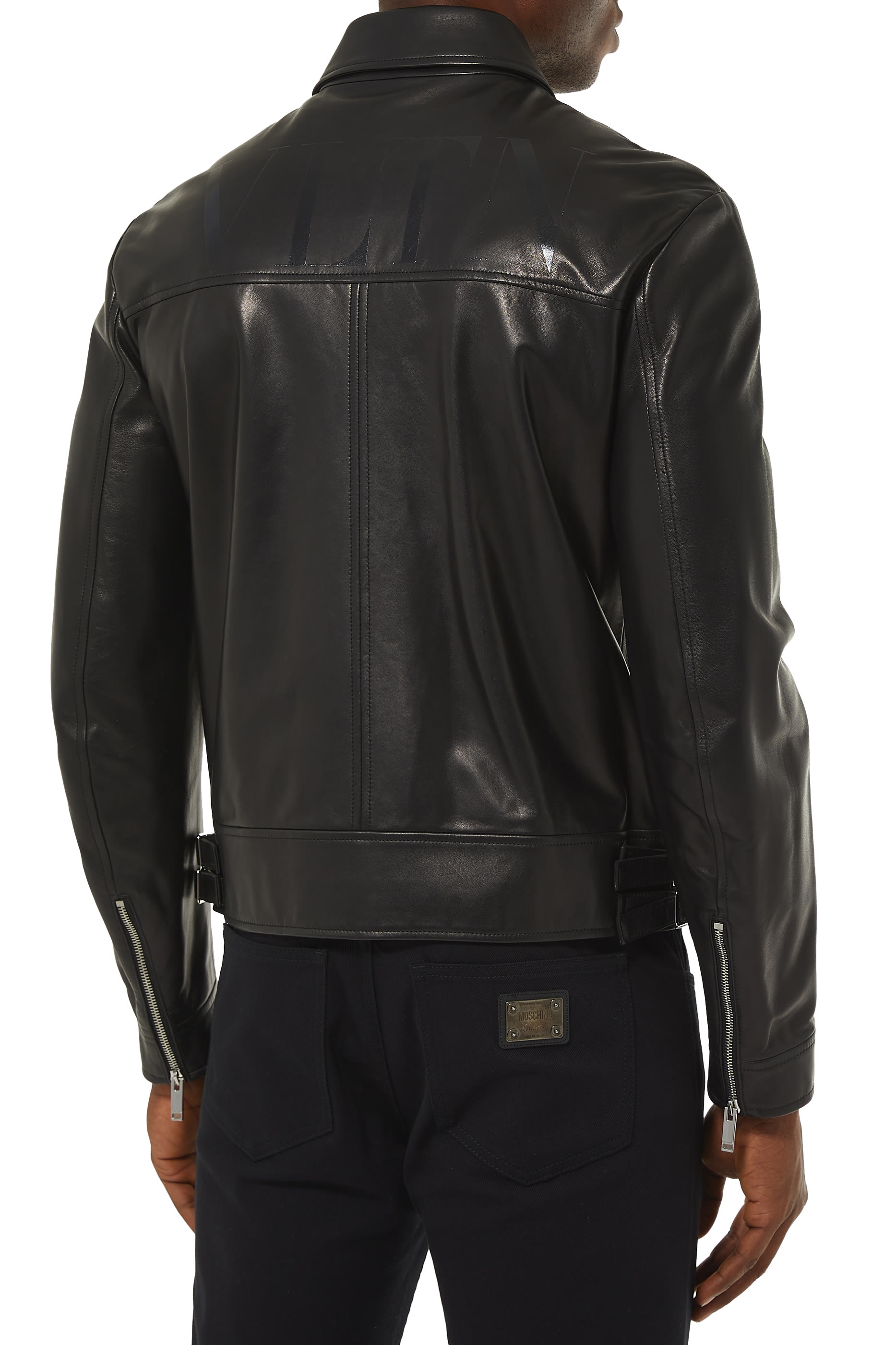 جاكيت جلد بنسيج إنتارسيا من الخلف