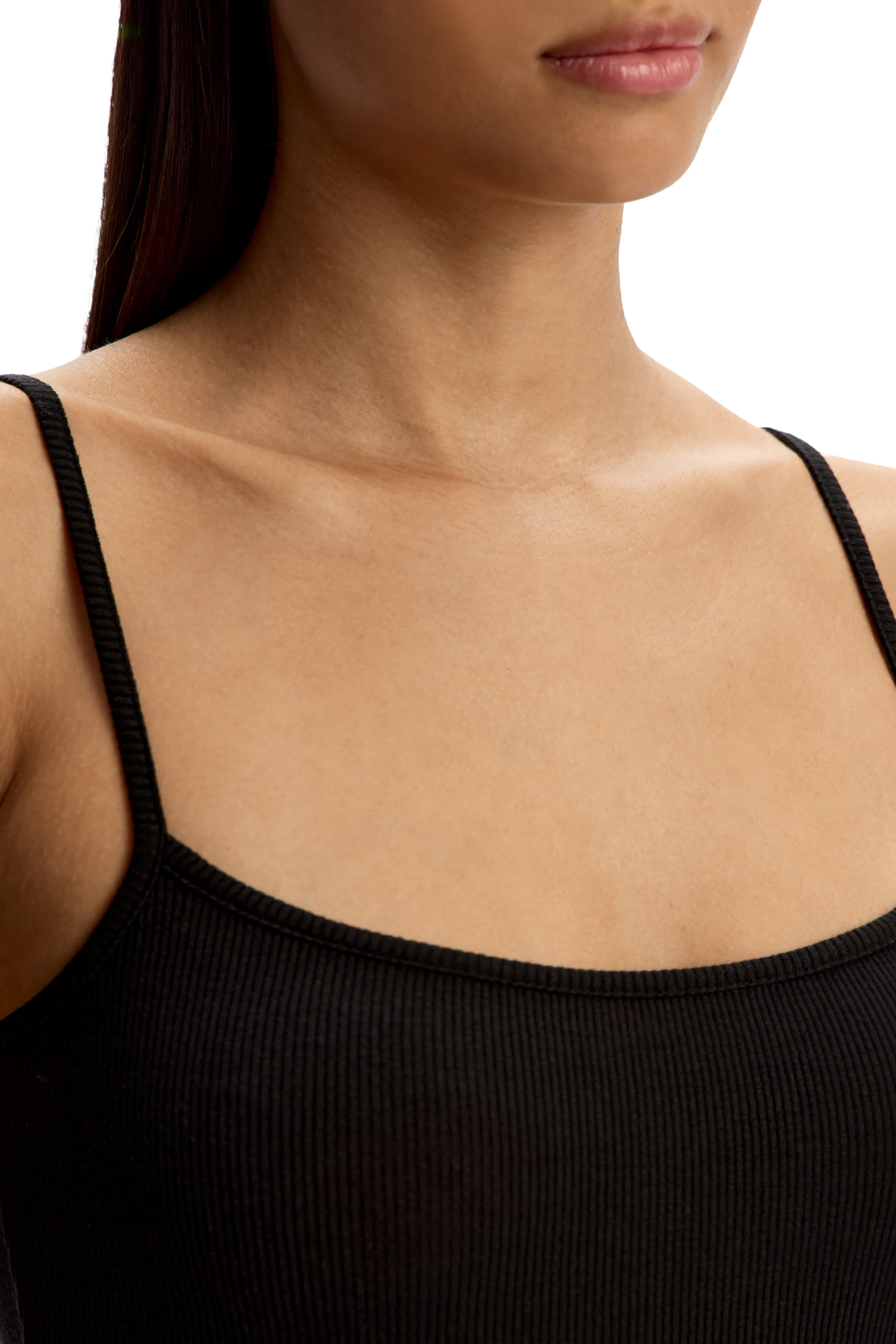 فستان طويل بتصميم سهل الارتداء