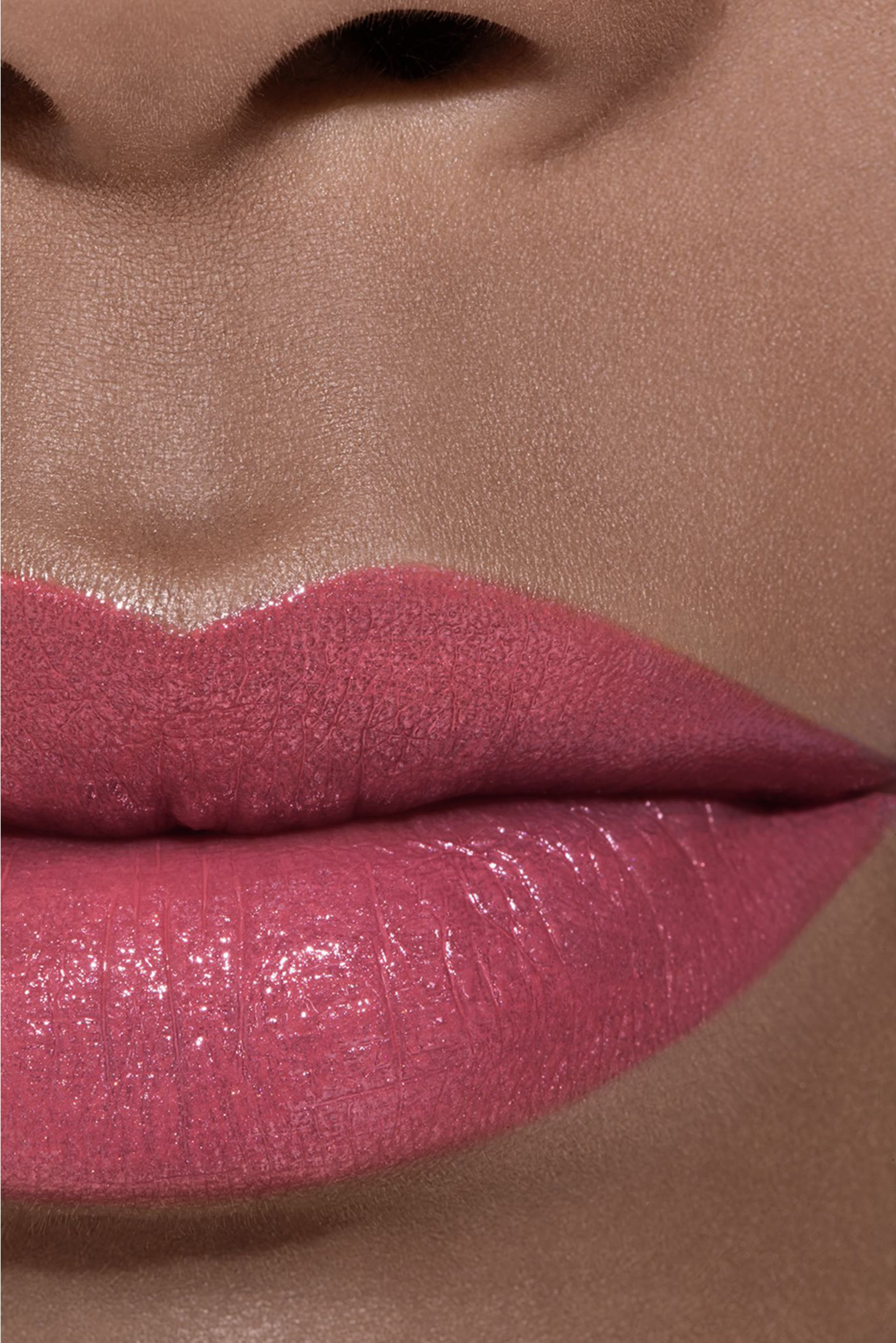 أحمر شفاه لامع Rouge Coco يدوم طويلا