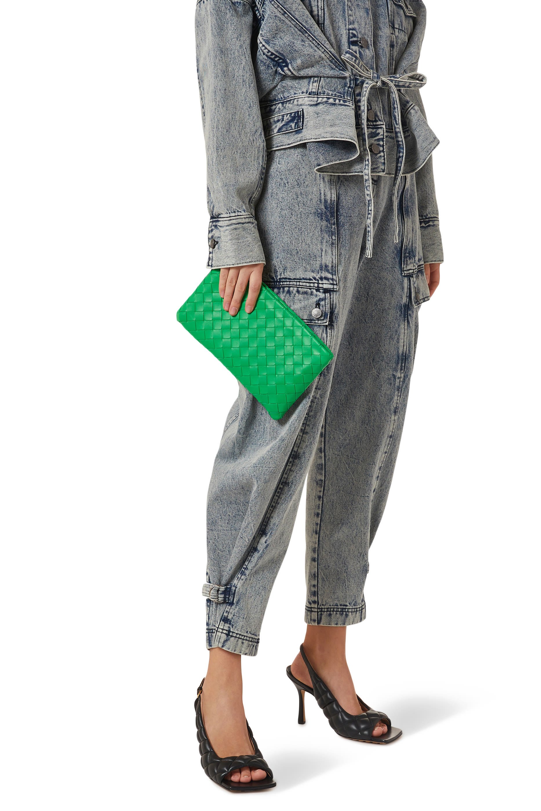 حقيبة متوسطة بتصميم مجدول