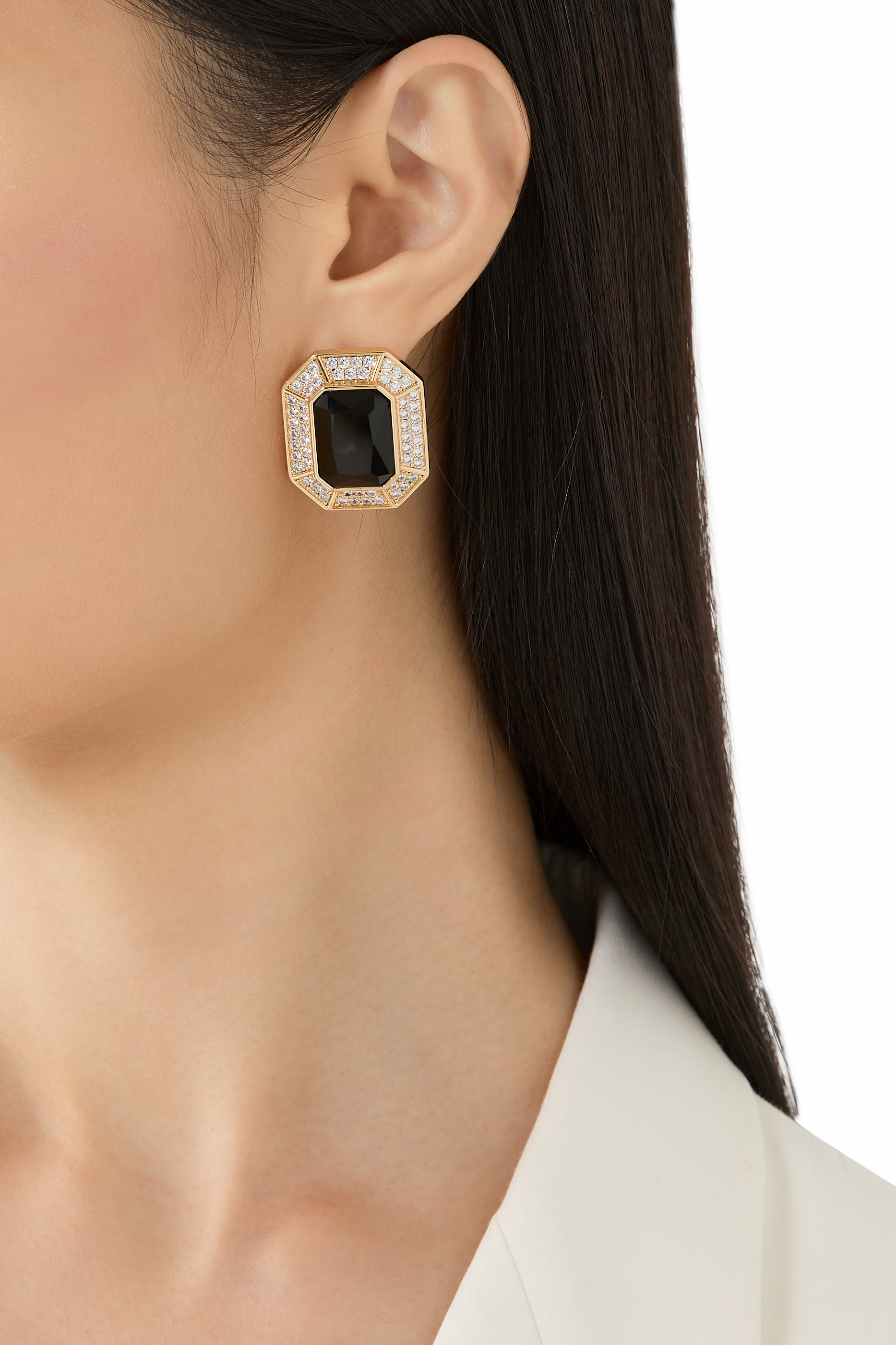 أقراط مرصعة بالكريستال