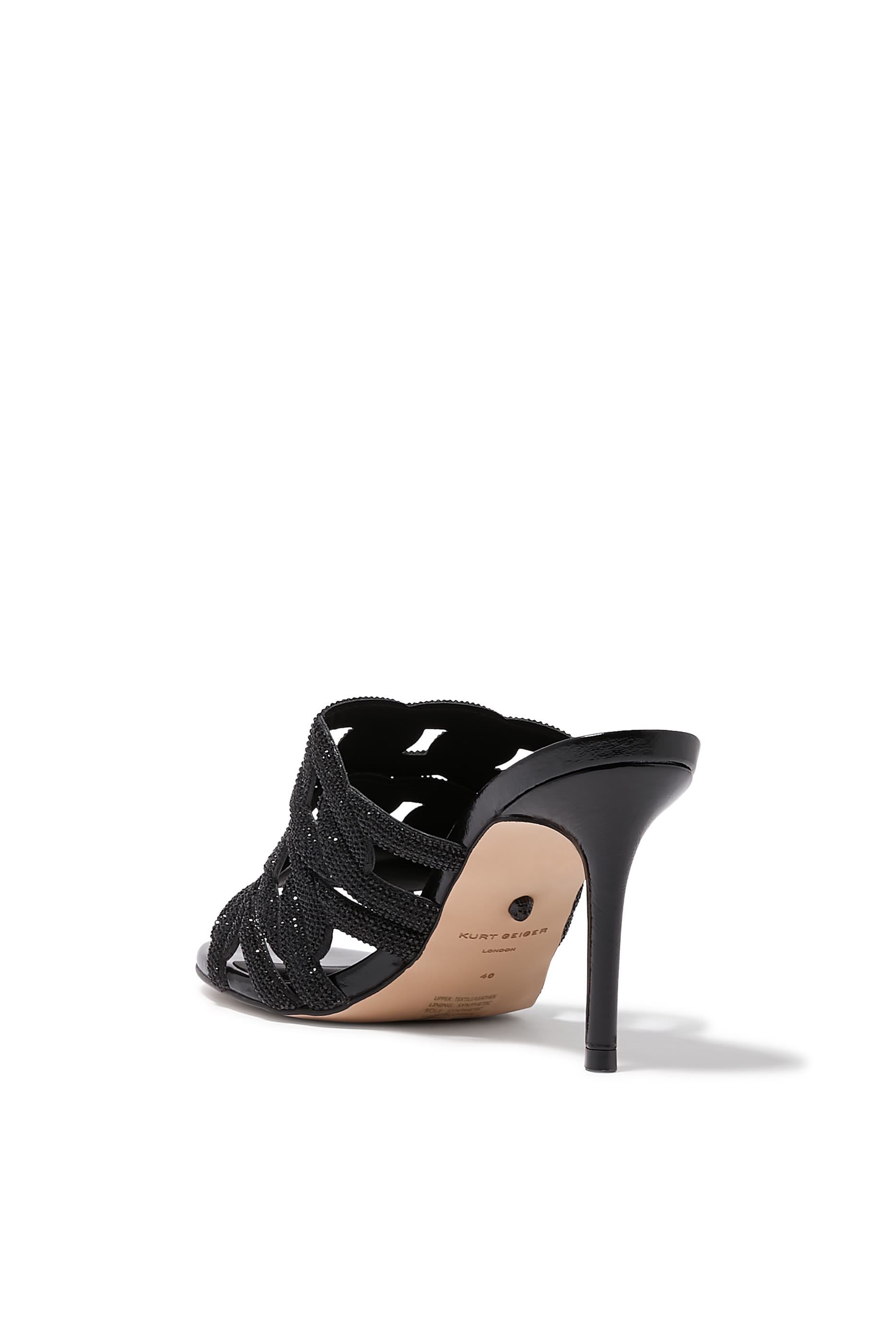 حذاء 85 مفتوح من الخلف مزين بكريستال وتفاصيل سلسلة