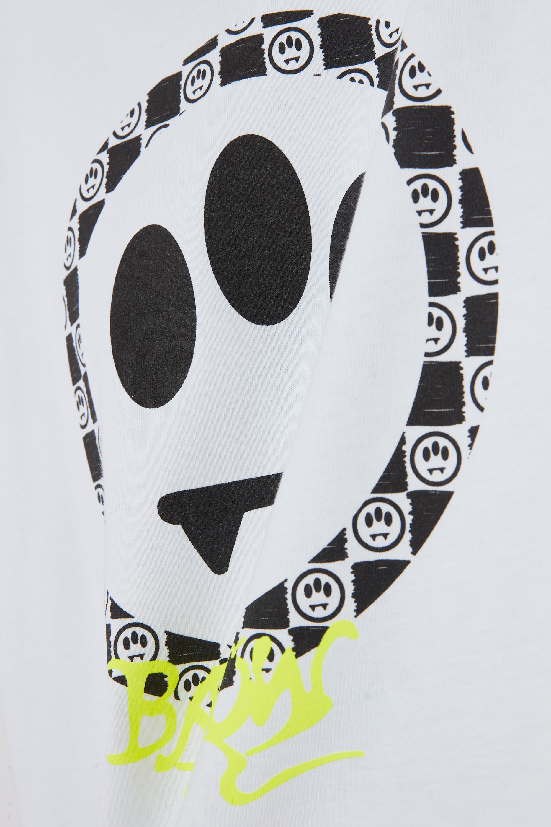 تيشيرت بشعار الماركة للأطفال