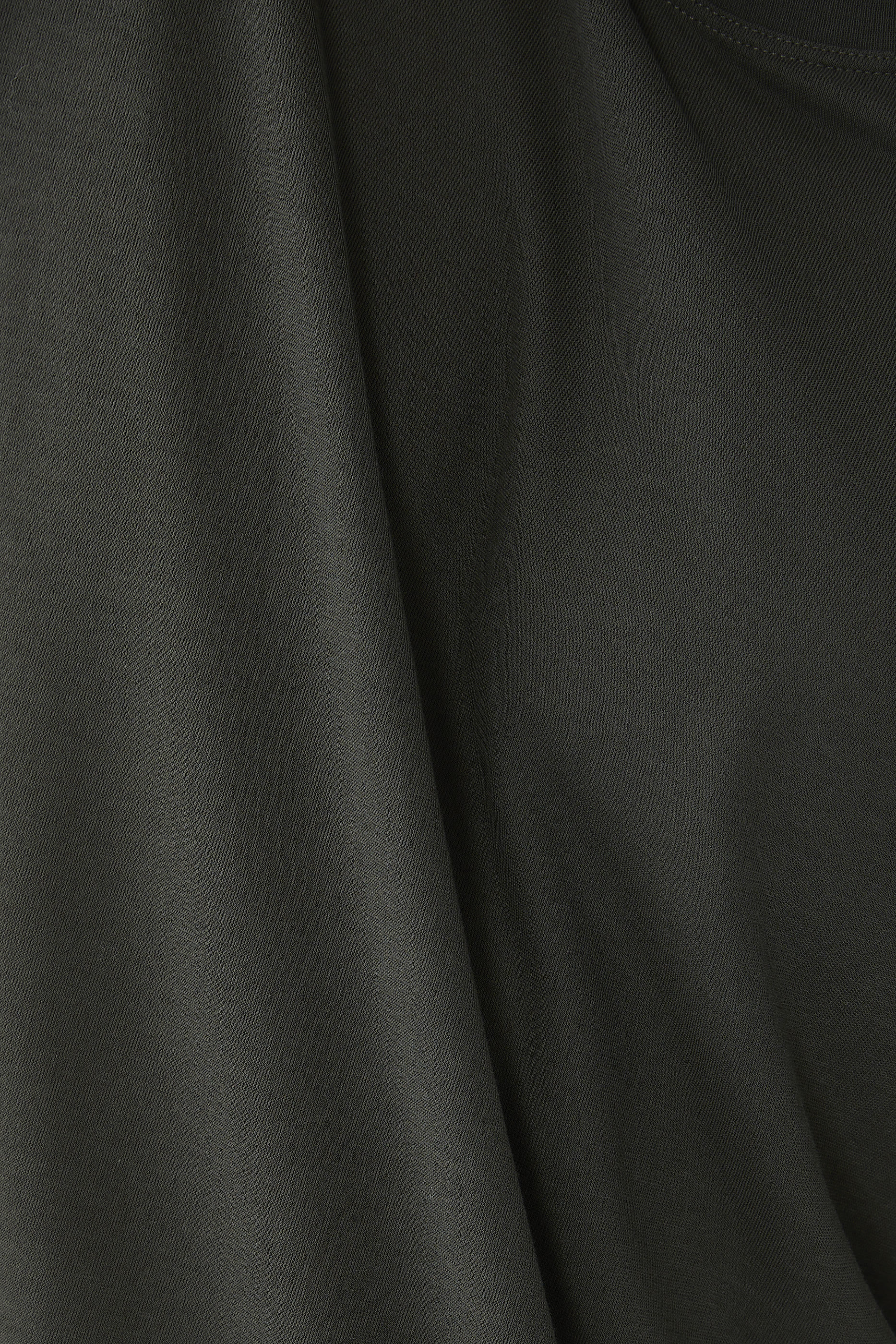 تيشيرت قطن بقصة ضيقة