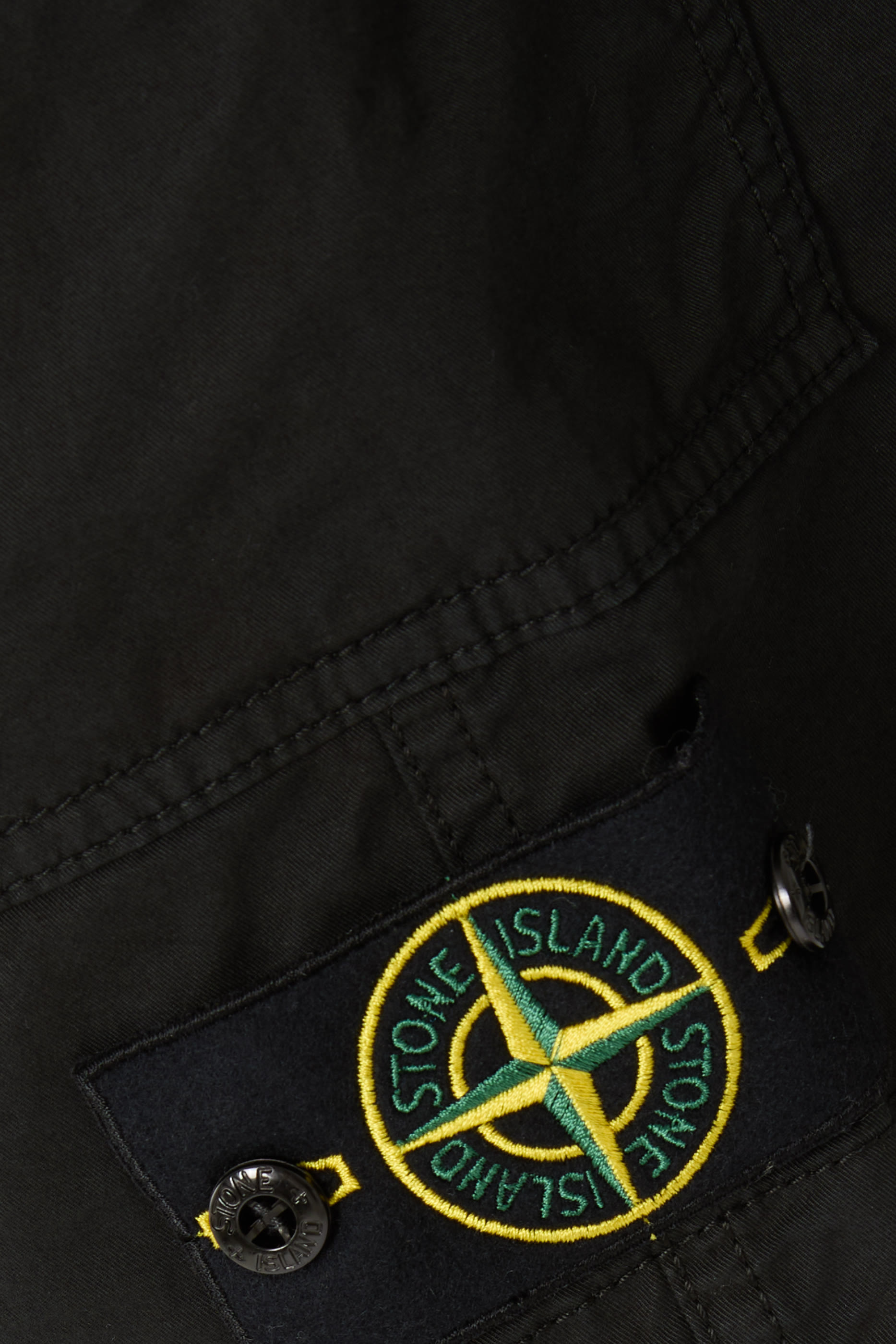 شورت برقغة شعار الماركة