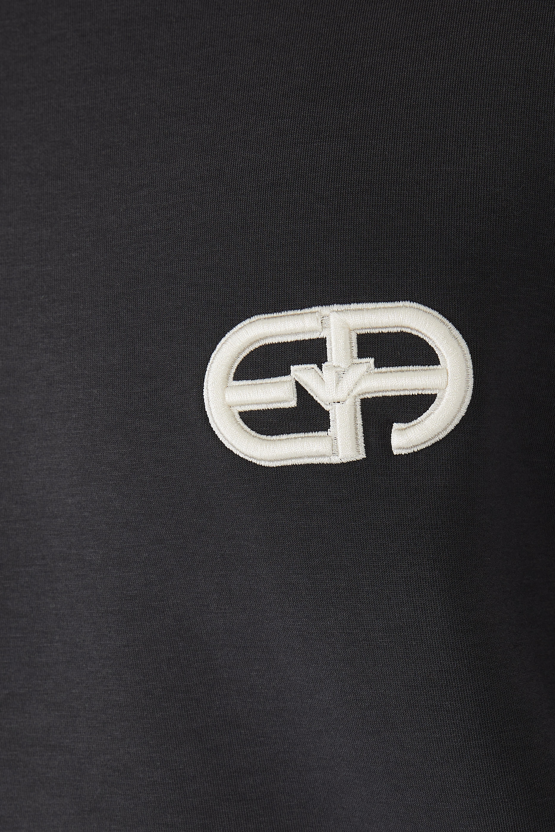 سويت شيرت بشعار الماركة