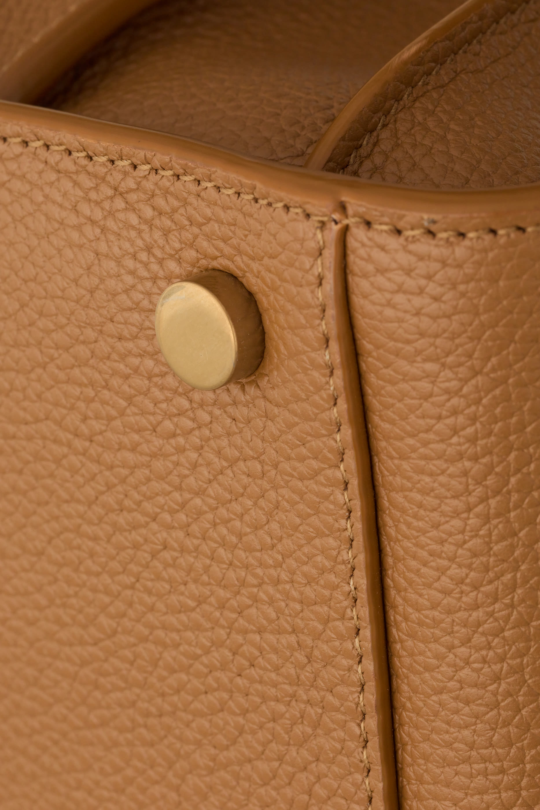 حقيبة ساك دو جور جلد لين بارز الملمس