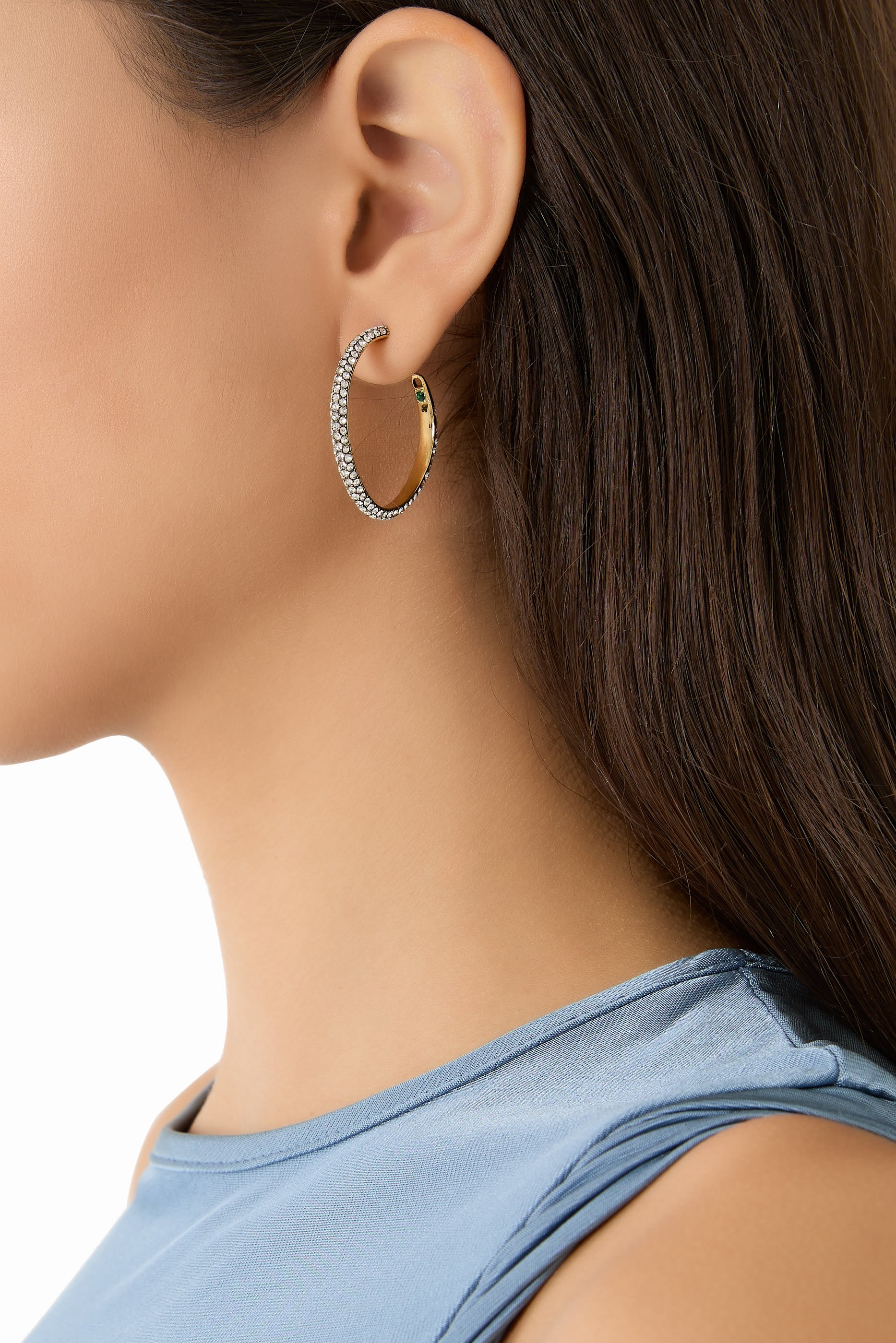 أقراط كاليبسو دائرية مرصعة بأحجار كريستال بافيه صغيرة، نحاس مطلي بذهب عيار 12