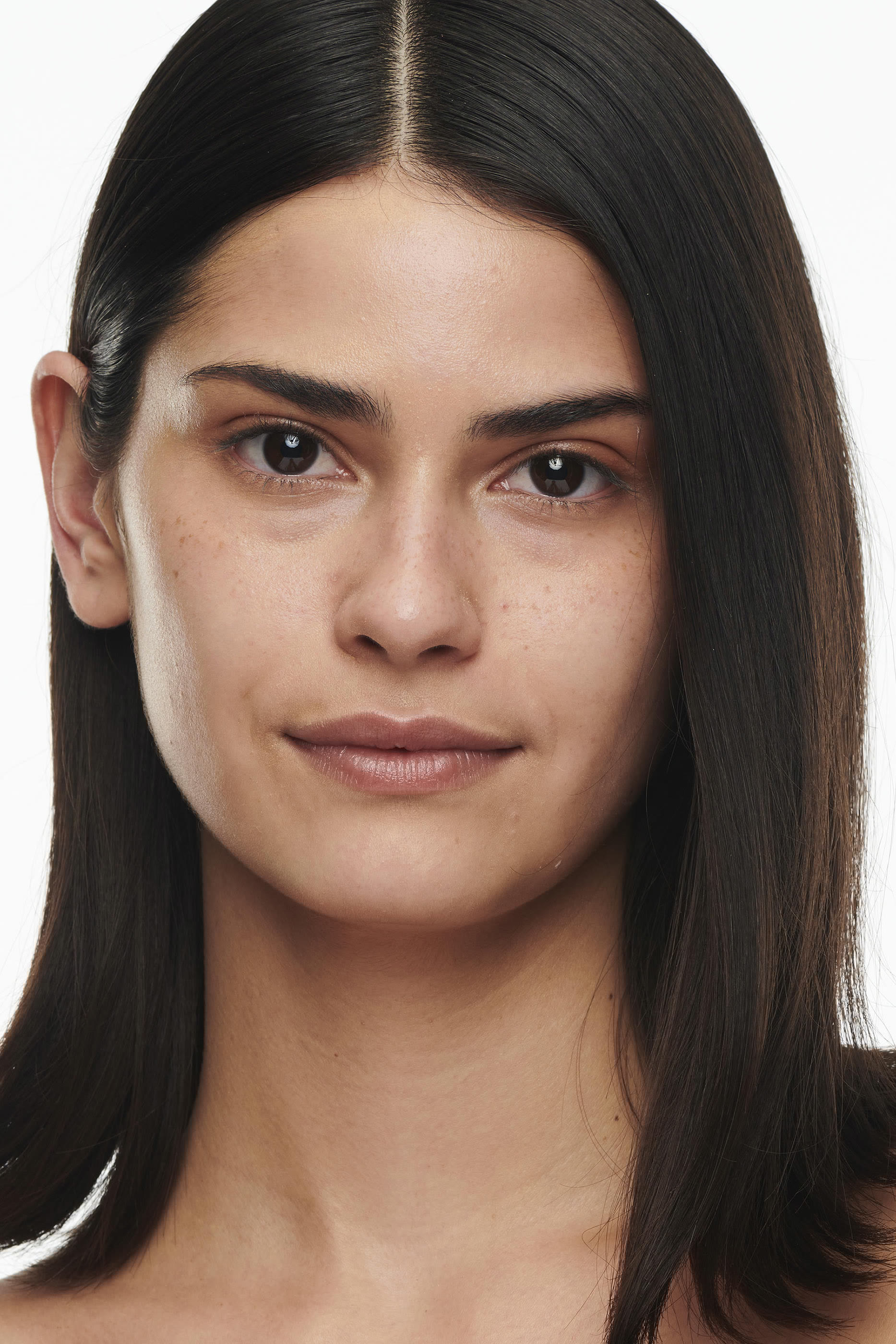 كريم أساس ستوديو راديانس بفاعلية السيروم&rlm;، 30 ملل