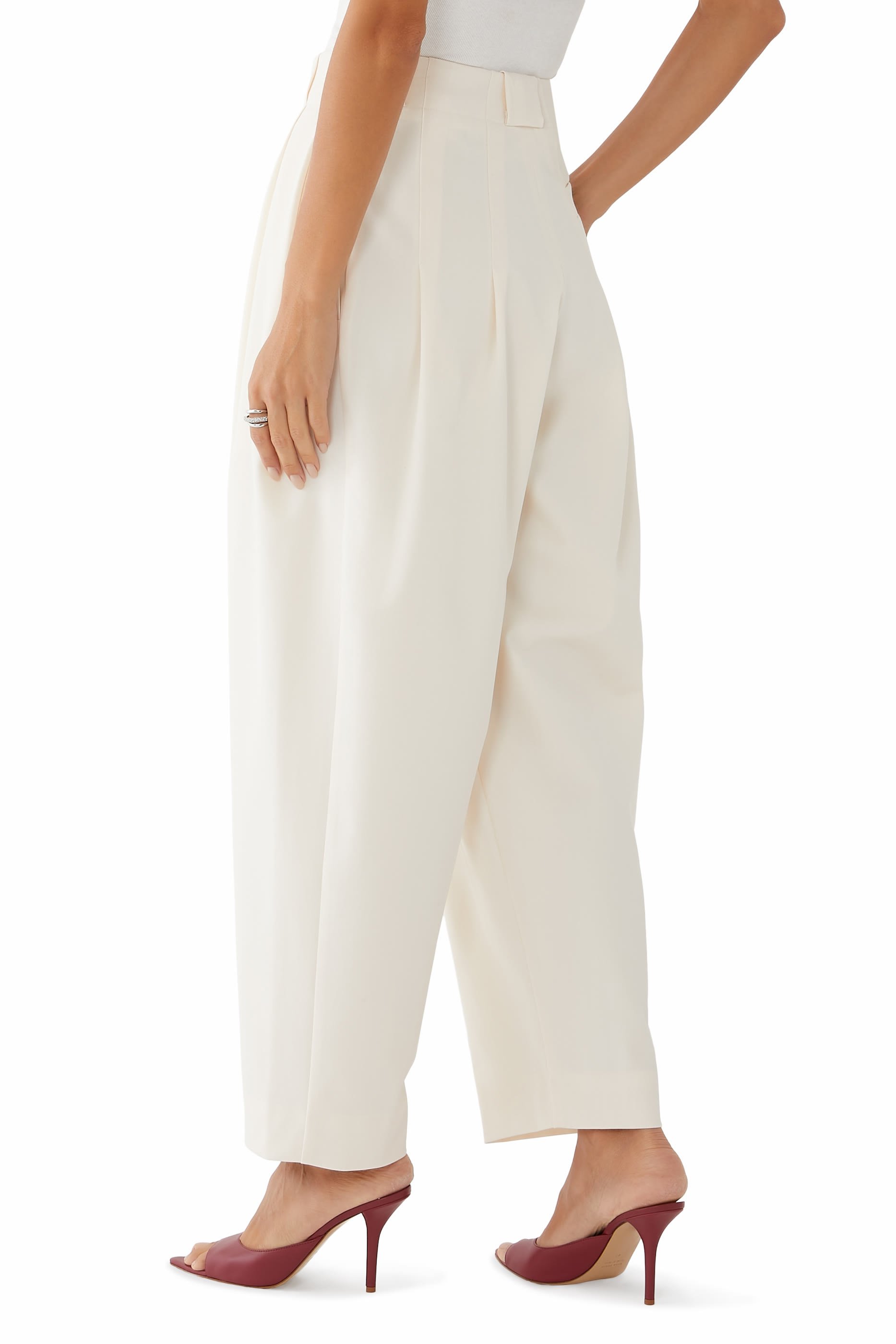 حذاء مفتوح بطبعة فهد ونعل مسطح