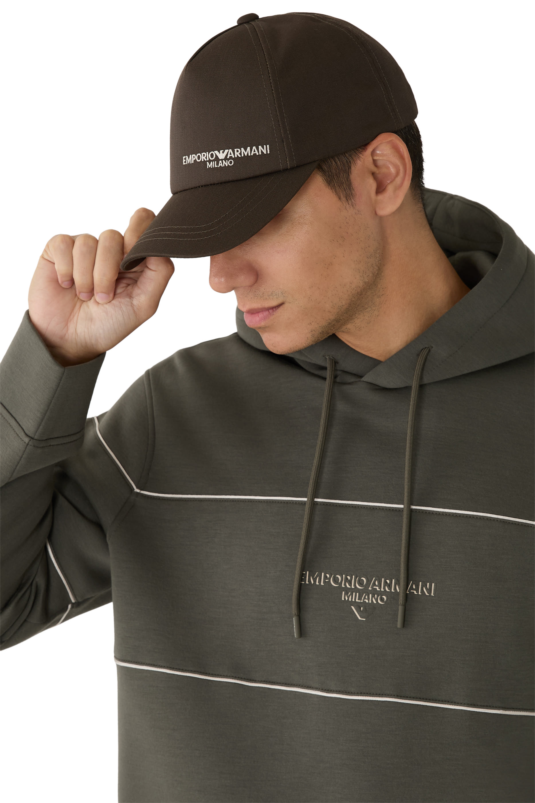 كاب بيسبول بشعار الماركة