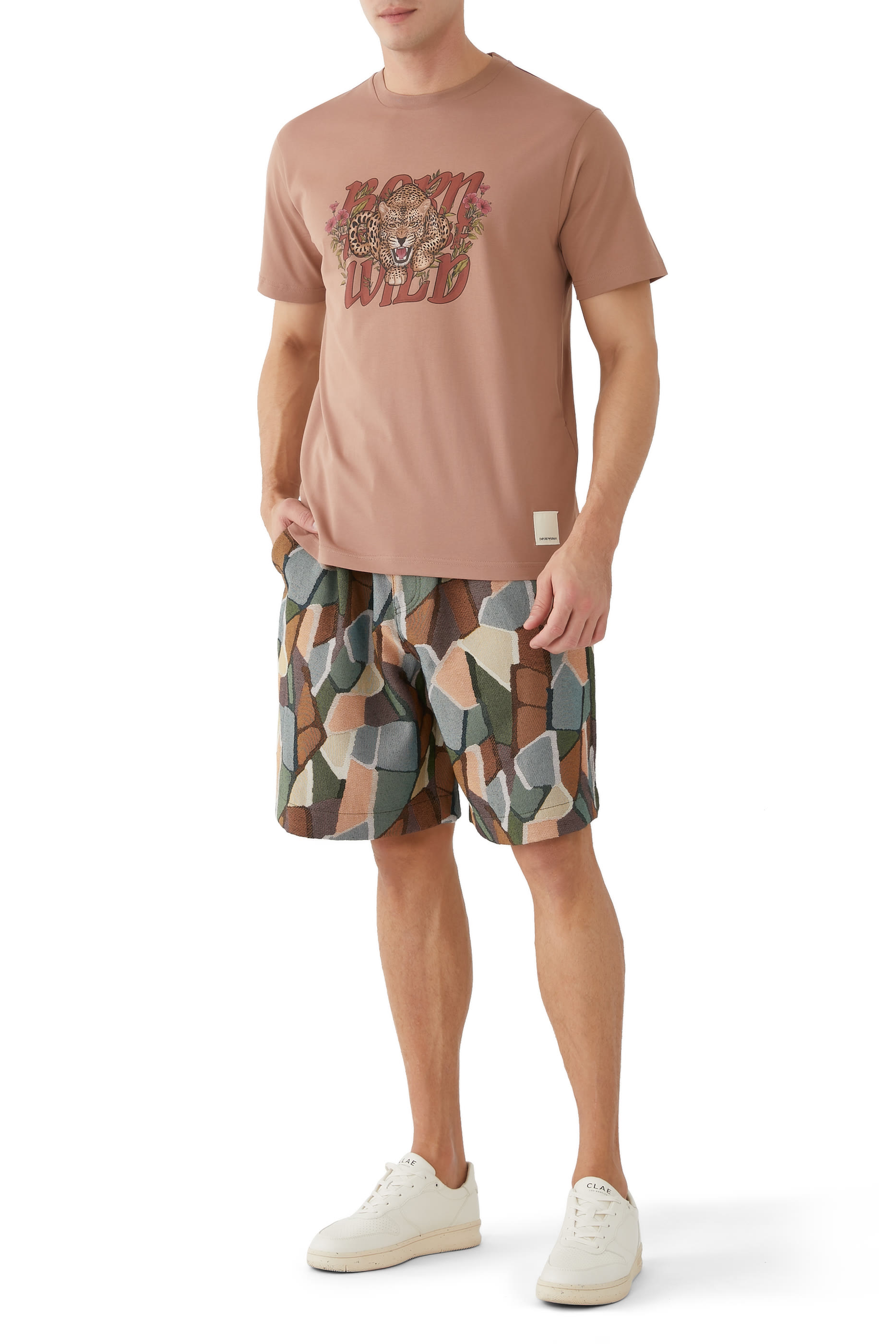 تيشيرت بطبعات غرافيك