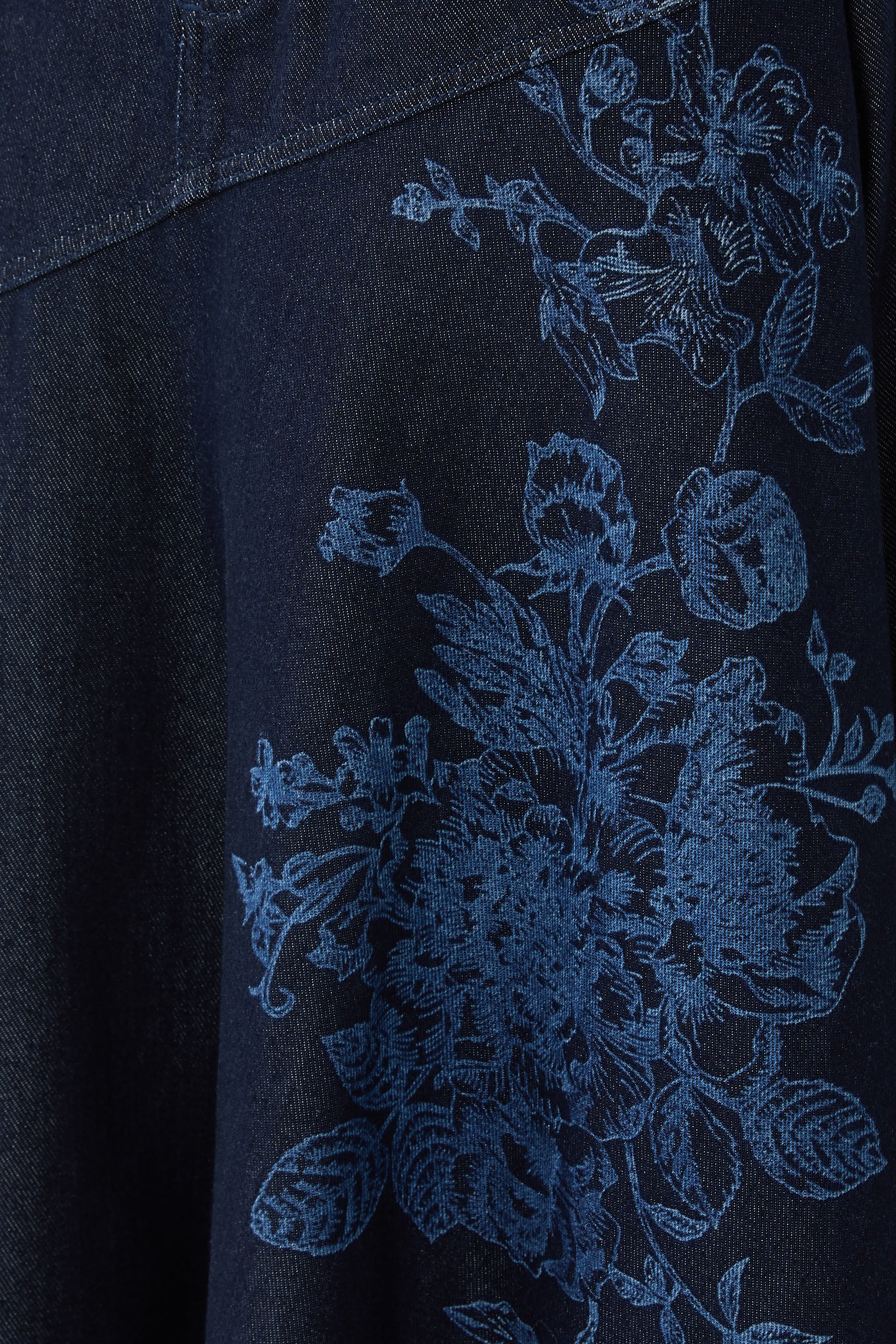 تنورة جينز متوسطة الطول مزينة بكشكشة ونقشة زهور