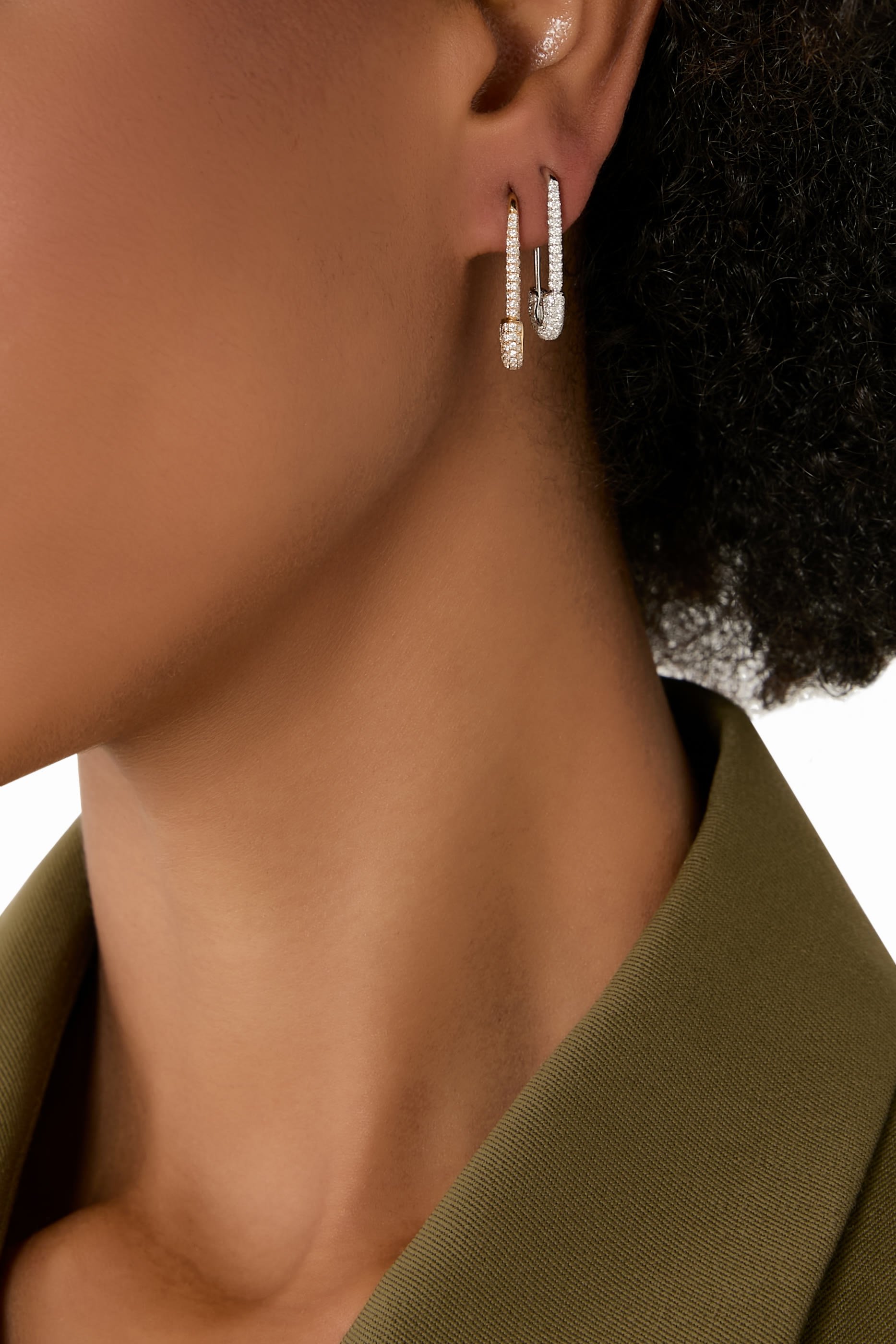 قرط بتصميم دبوس مرصع بماس، ذهب أصفر عيار 18