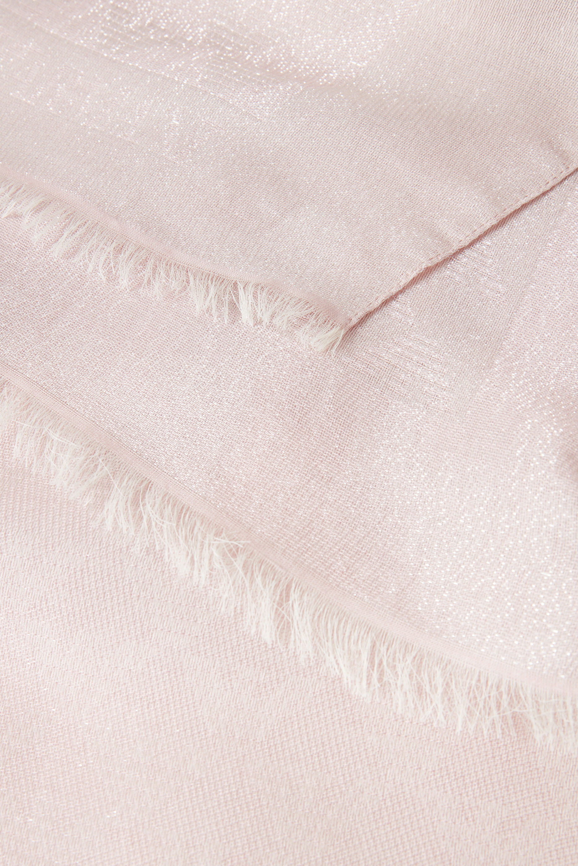 وشاح بنقشة شعار الماركة بتصميم متقاطع