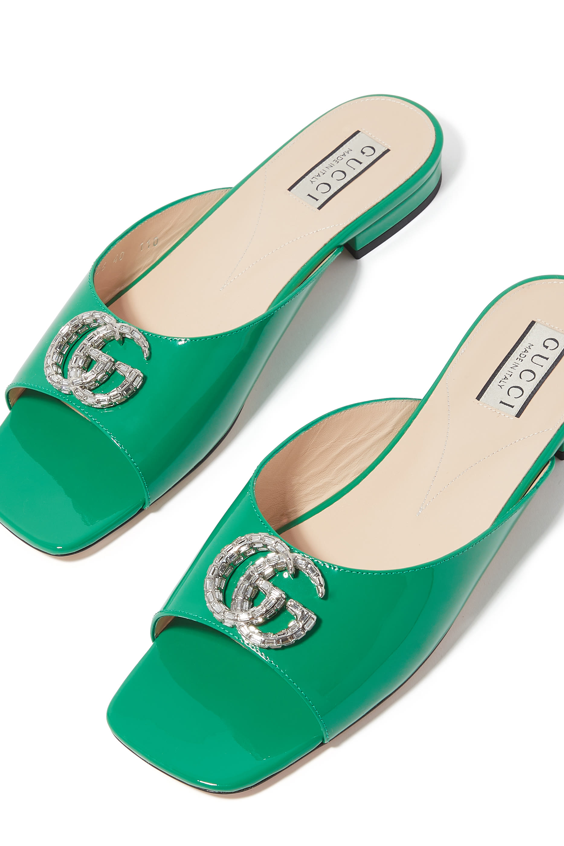 حذاء هارلو خفيف لامع مرصع بالكريستال