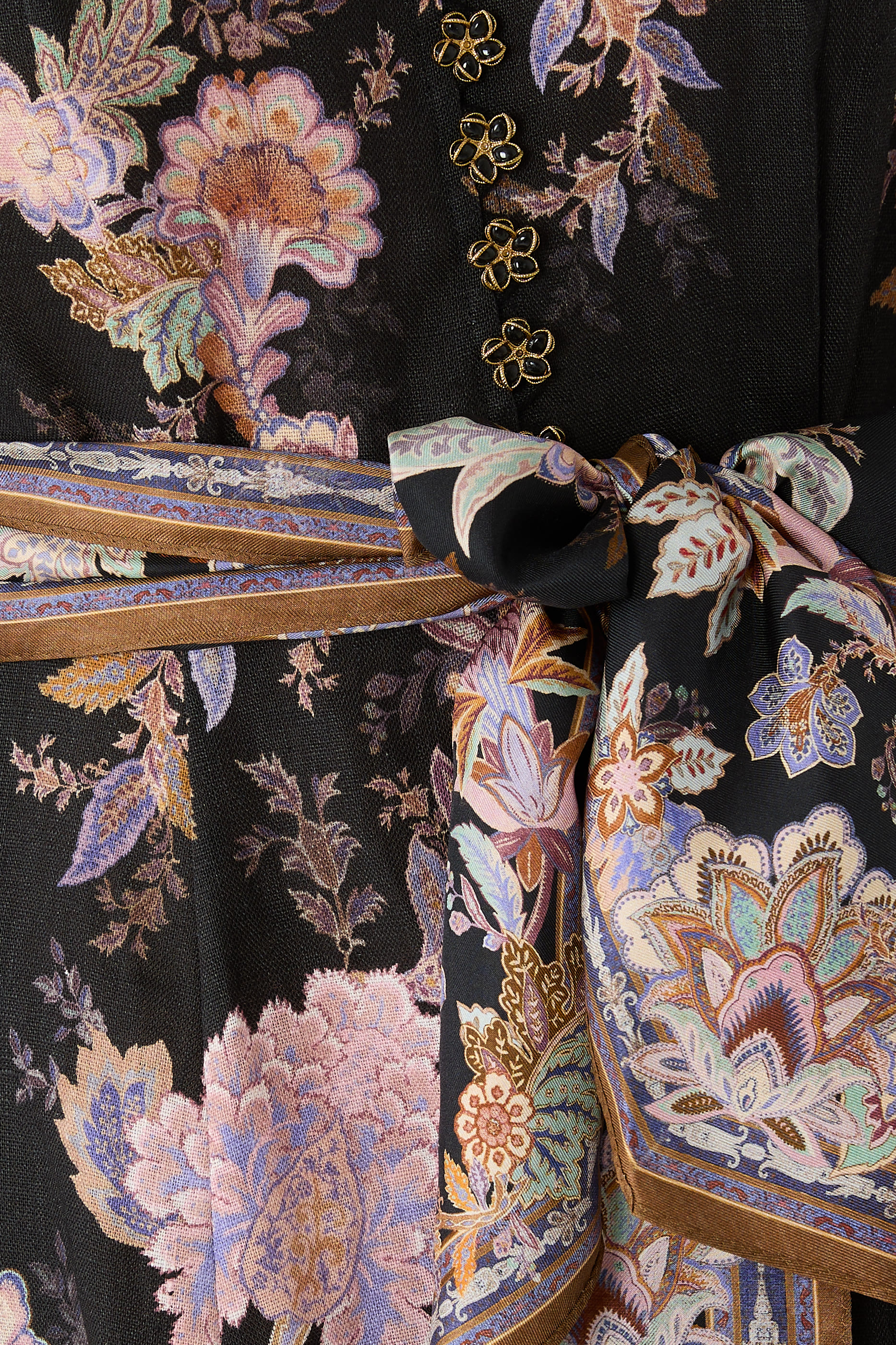 فستان لونا متوسط الطول بأزرار