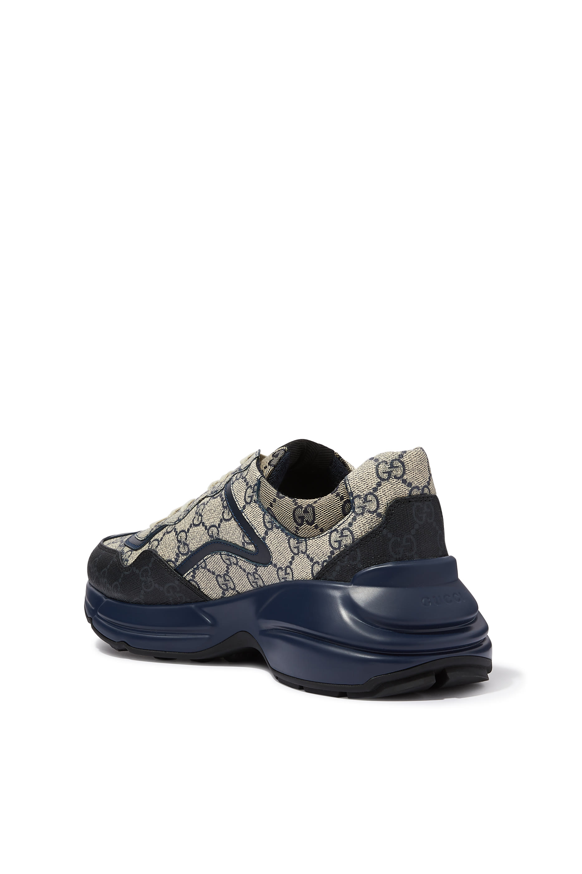 سنيكرز رايتون بشعار GG