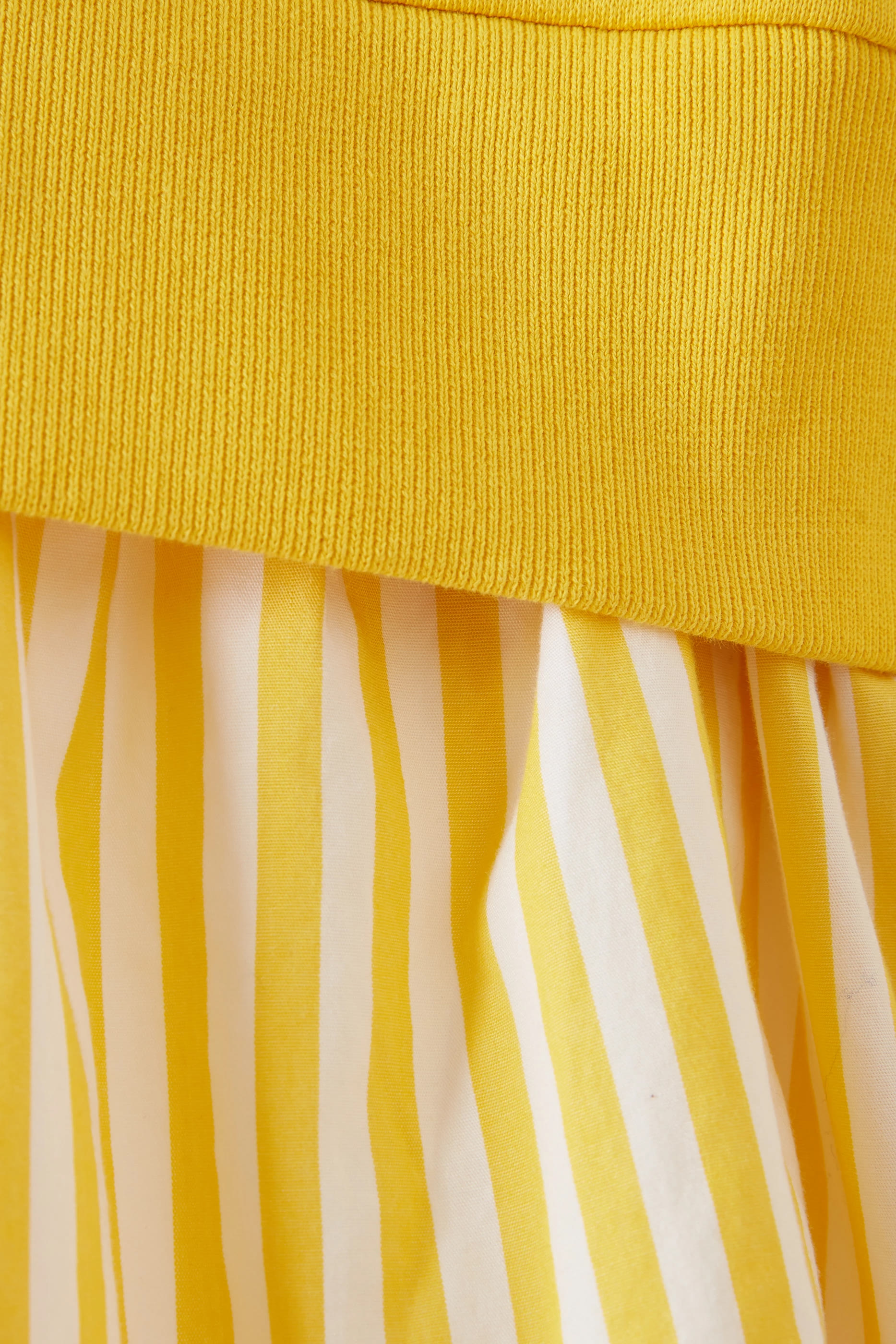 فستان بتنورة مخططة صوف بارز الملمس للأطفال