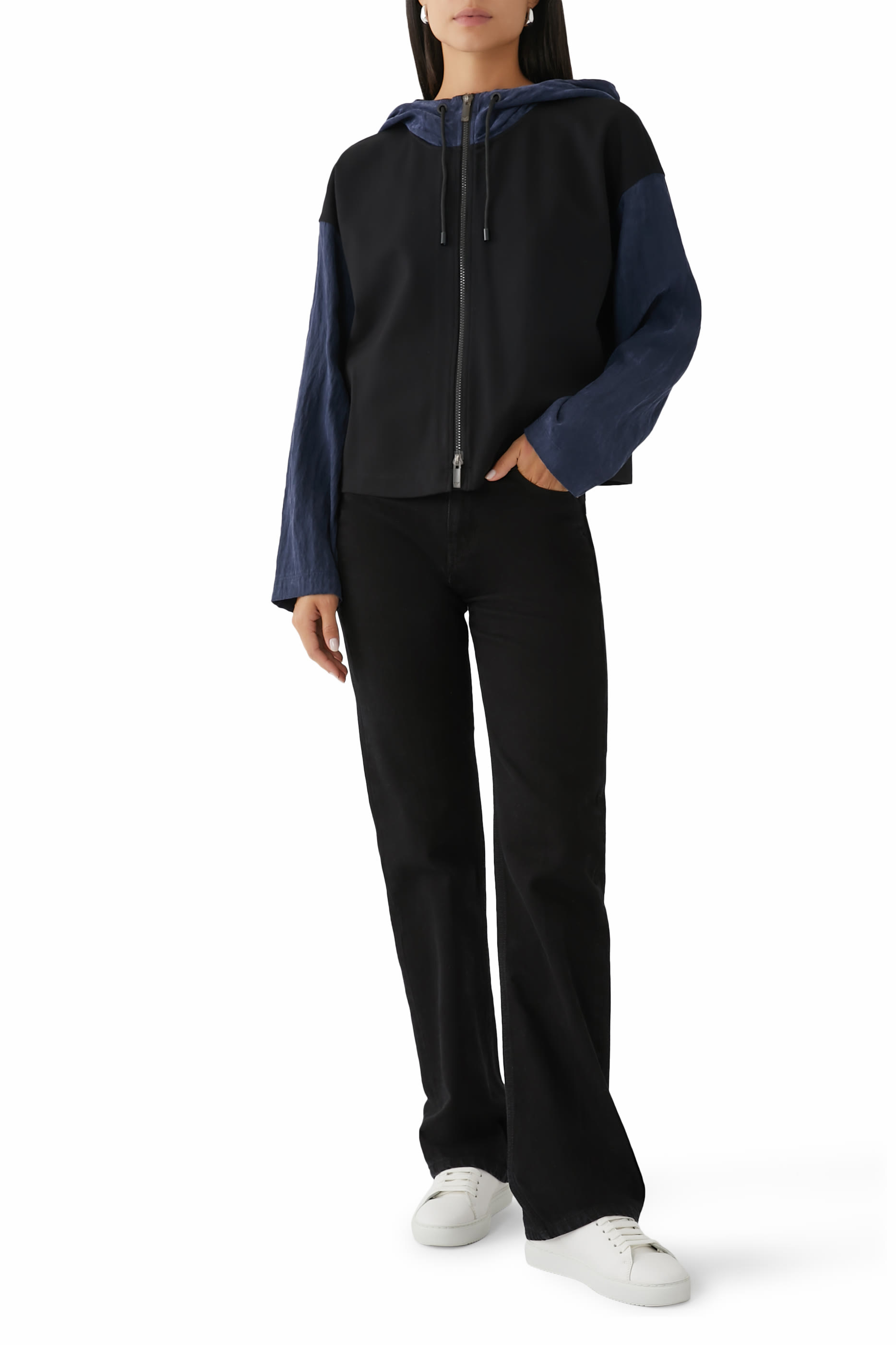 جاكيت مطرز بمزيج أقمشة