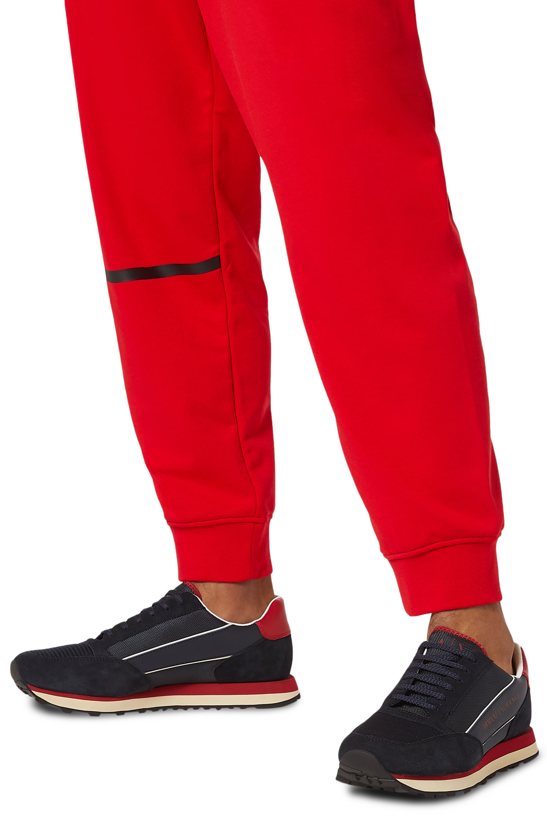 سنيكرز شمواه مزين بشريط بشعار الماركة