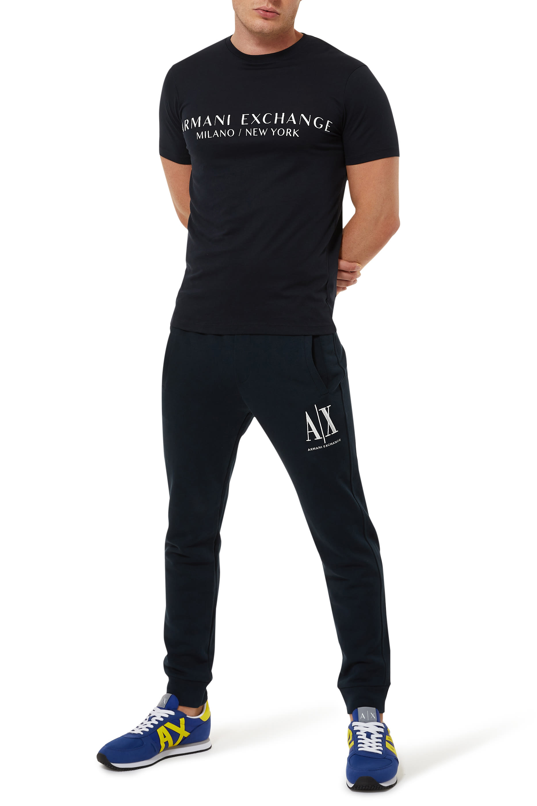 تيشيرت بشعار الماركة كلاسيكي