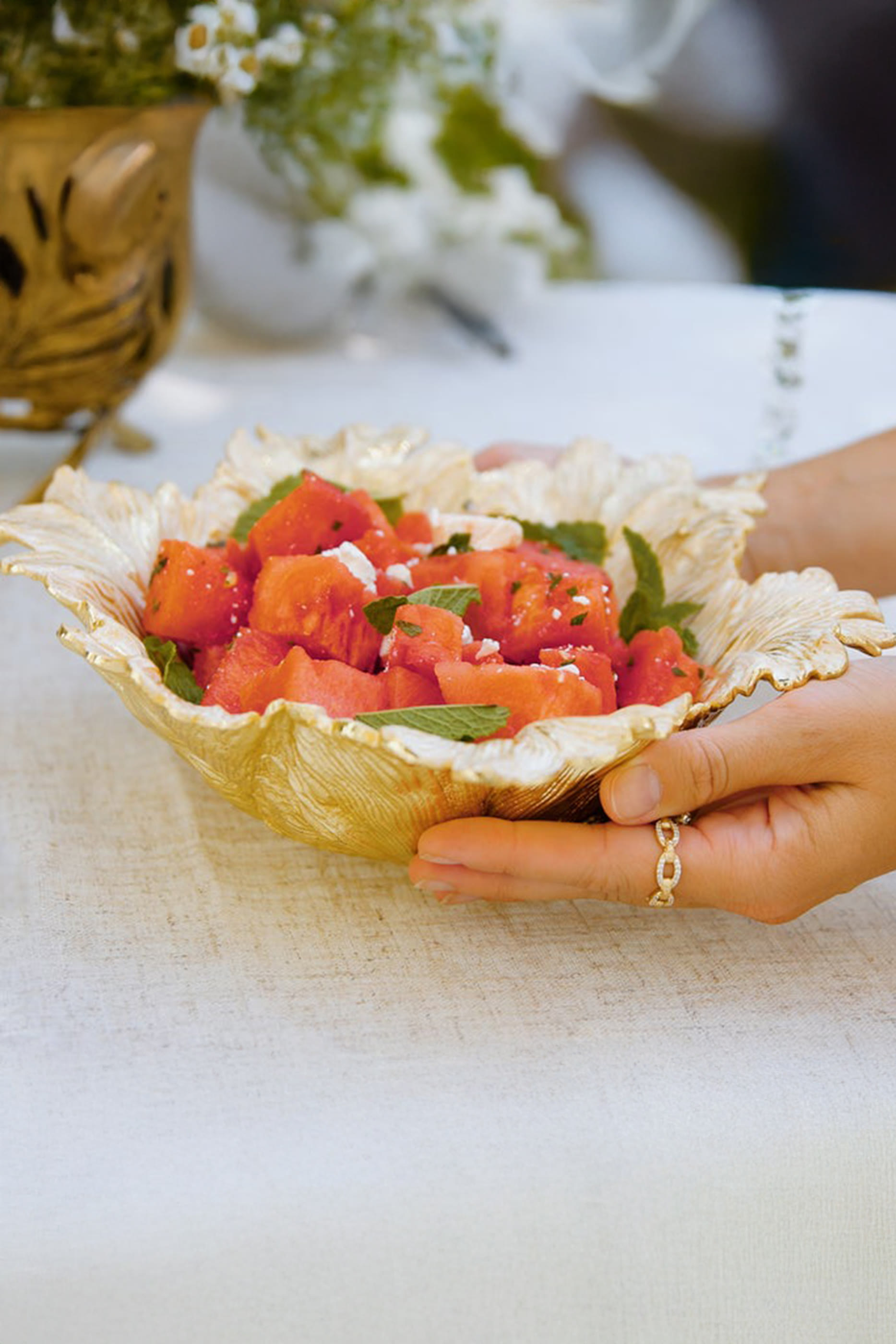 وعاء صغير بتصميم زهرة توليب