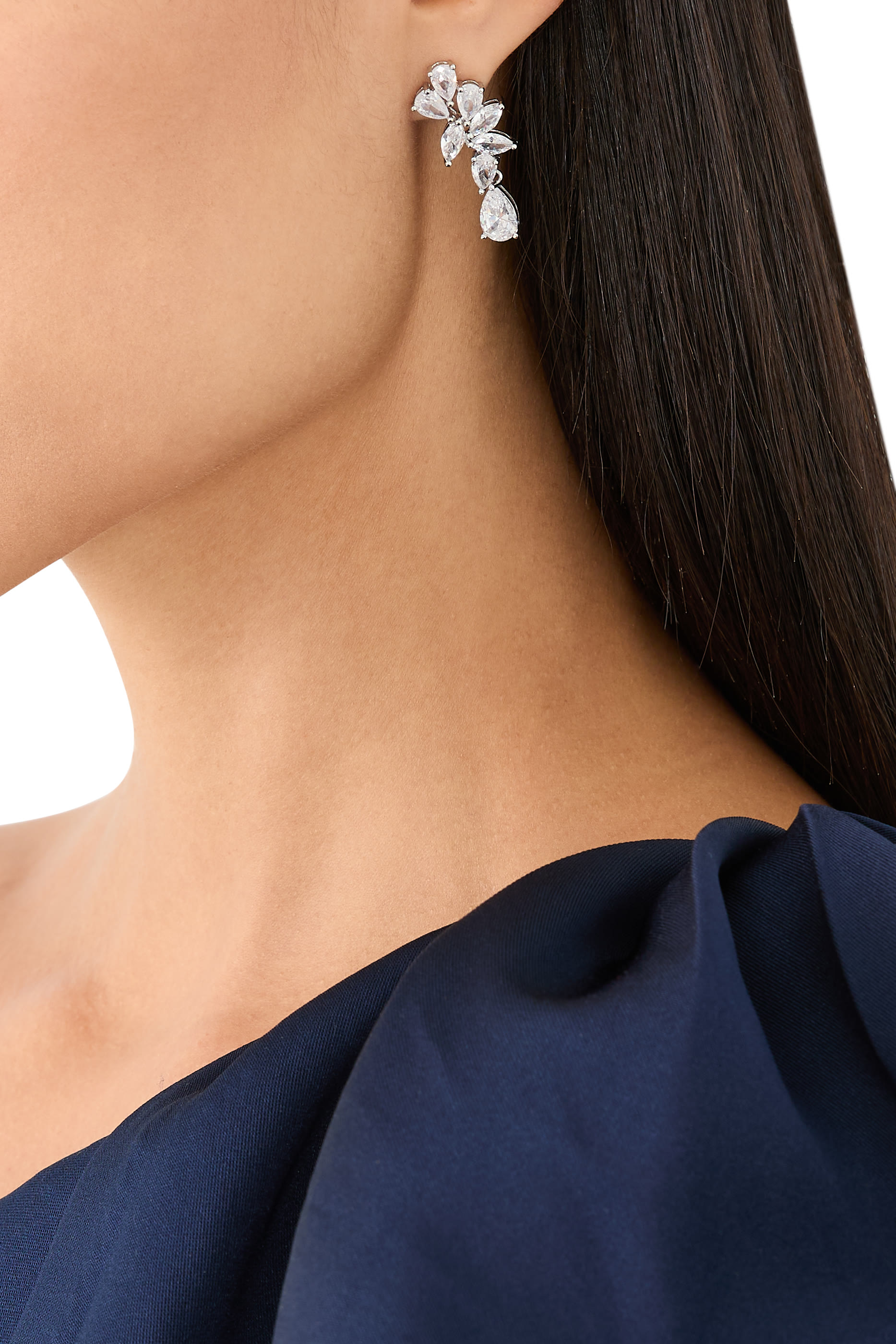 أقراط كلاستر متدلية مرصعة بماركيز بتصميم كمثرى