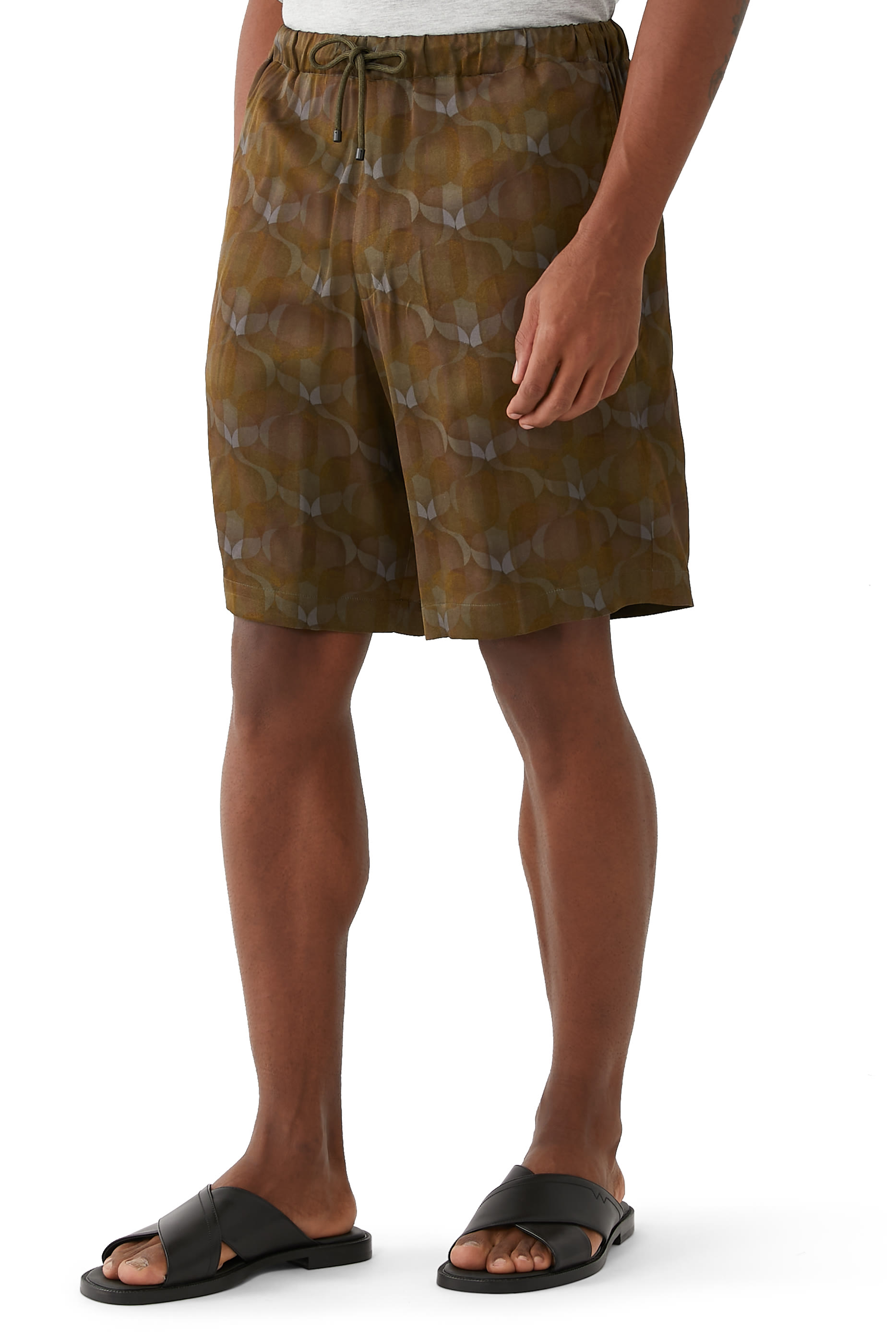 شورت فضفاض بنقشة