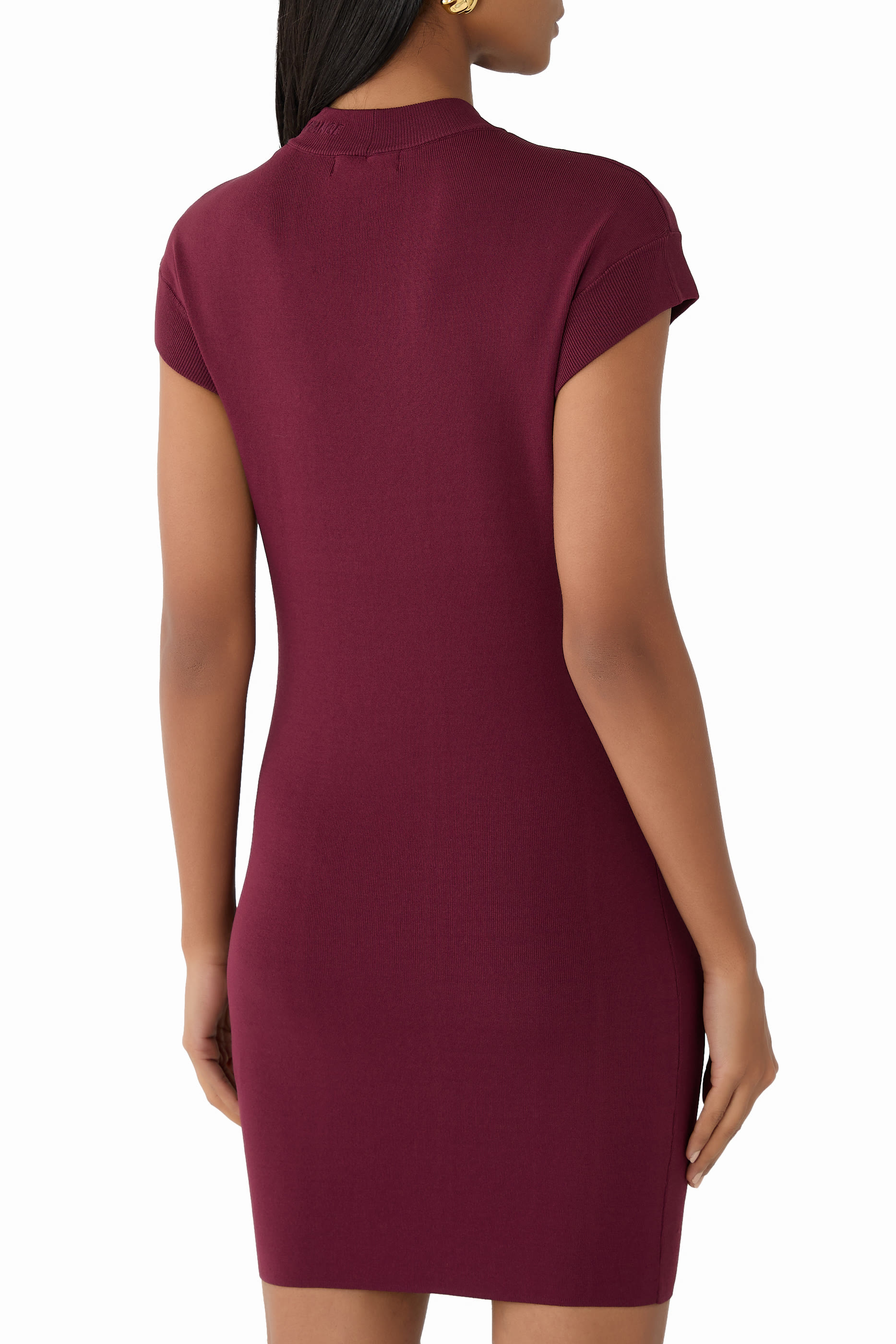 فستان قصير بأكمام قصيرة