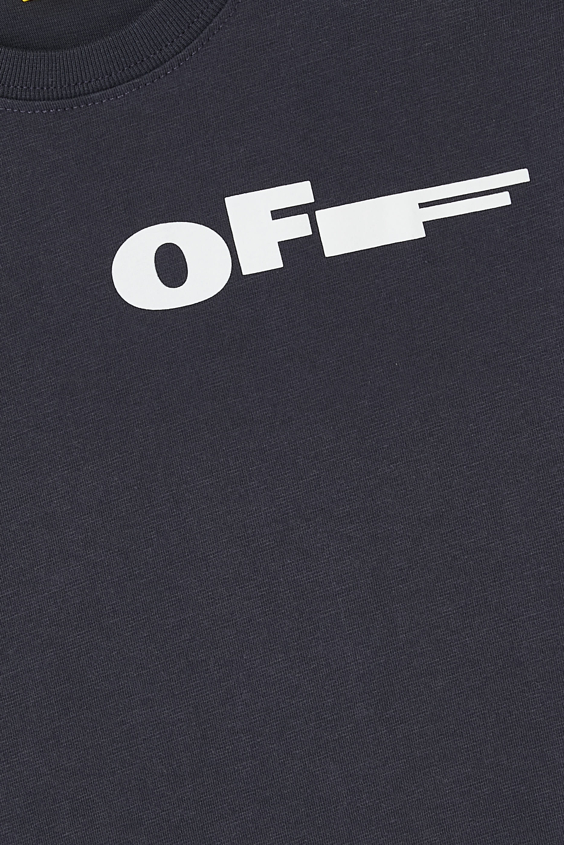 تيشيرت بشعار الماركة للأطفال