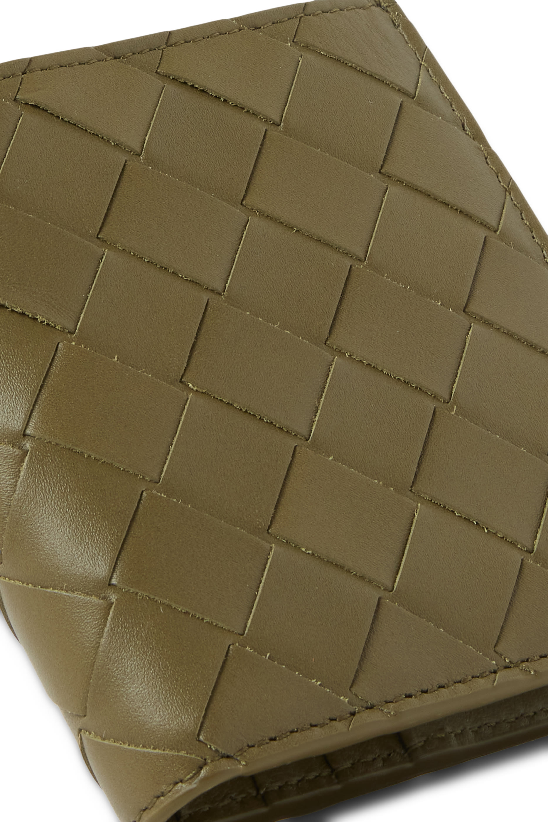 محفظة بتصميم مجدول رفيع ثنائي الطي