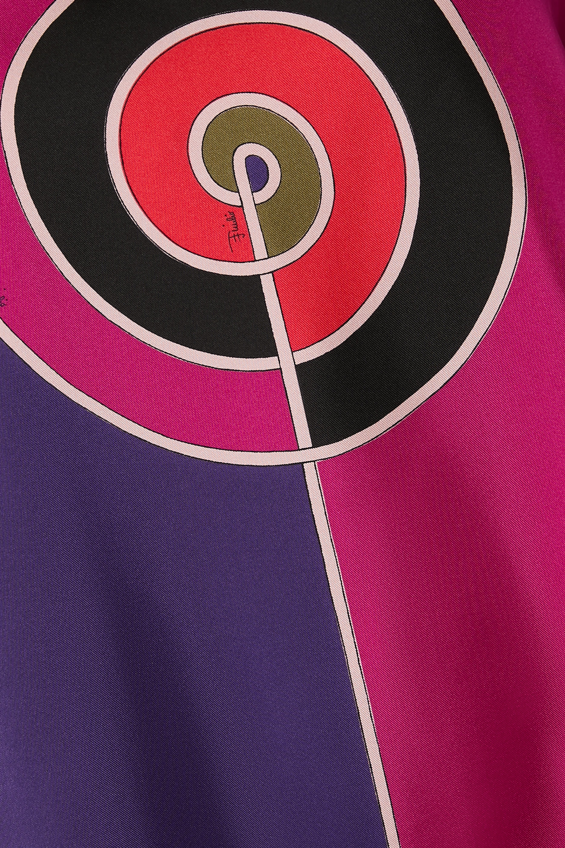 قفطان طويل بنقشة أسترو